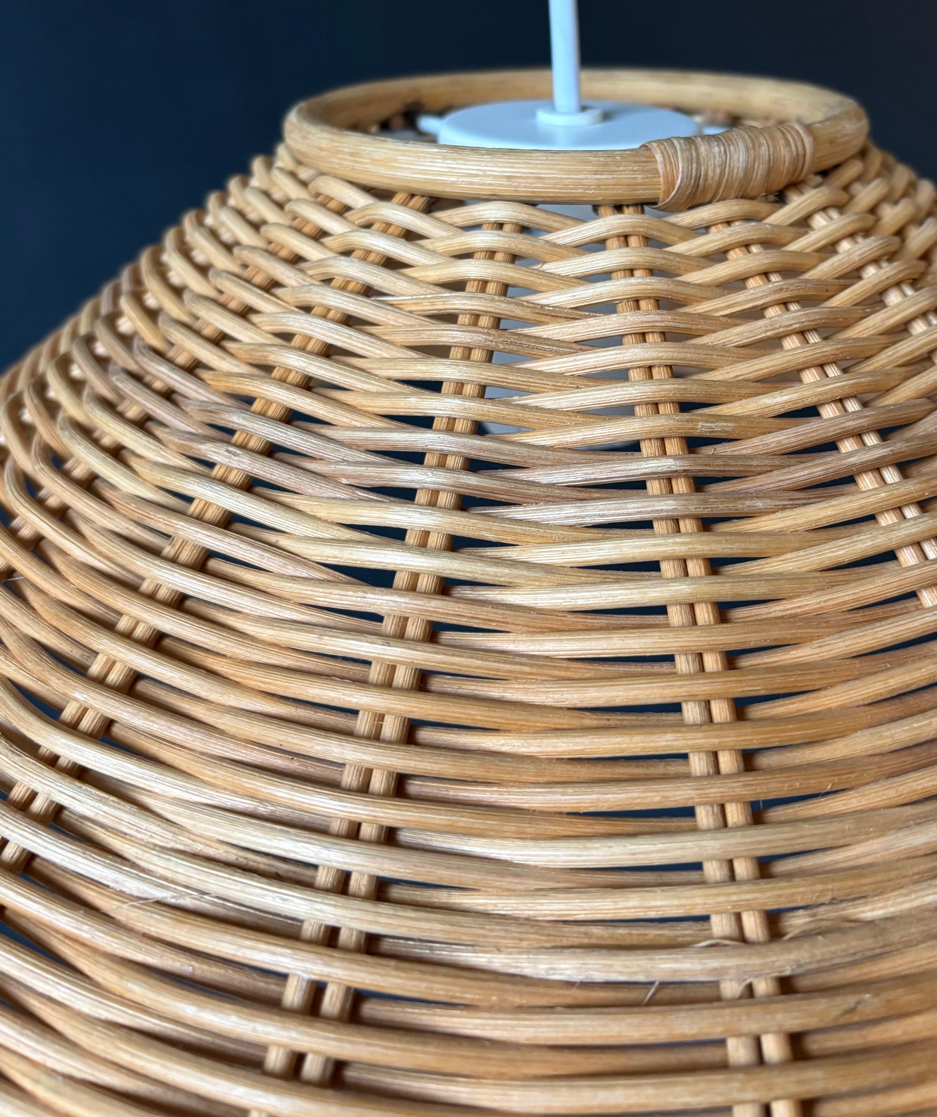 Hand-Knotted Vintage Braided Rattan Pendant Light, Sweden, 1970s For Sale