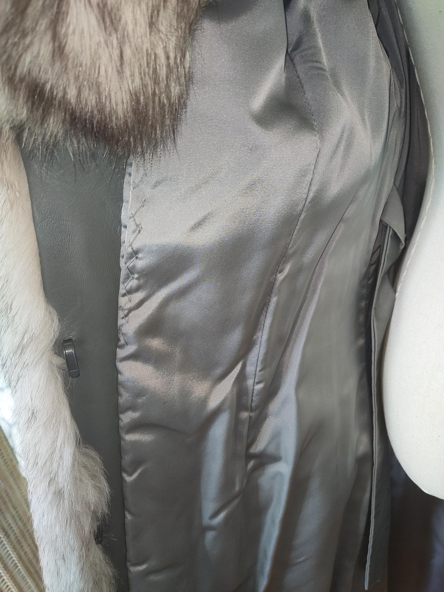 ~Vintage Brand new Rare Norwegian Fox Fur Coat  (Size 6-S)  For Sale 10