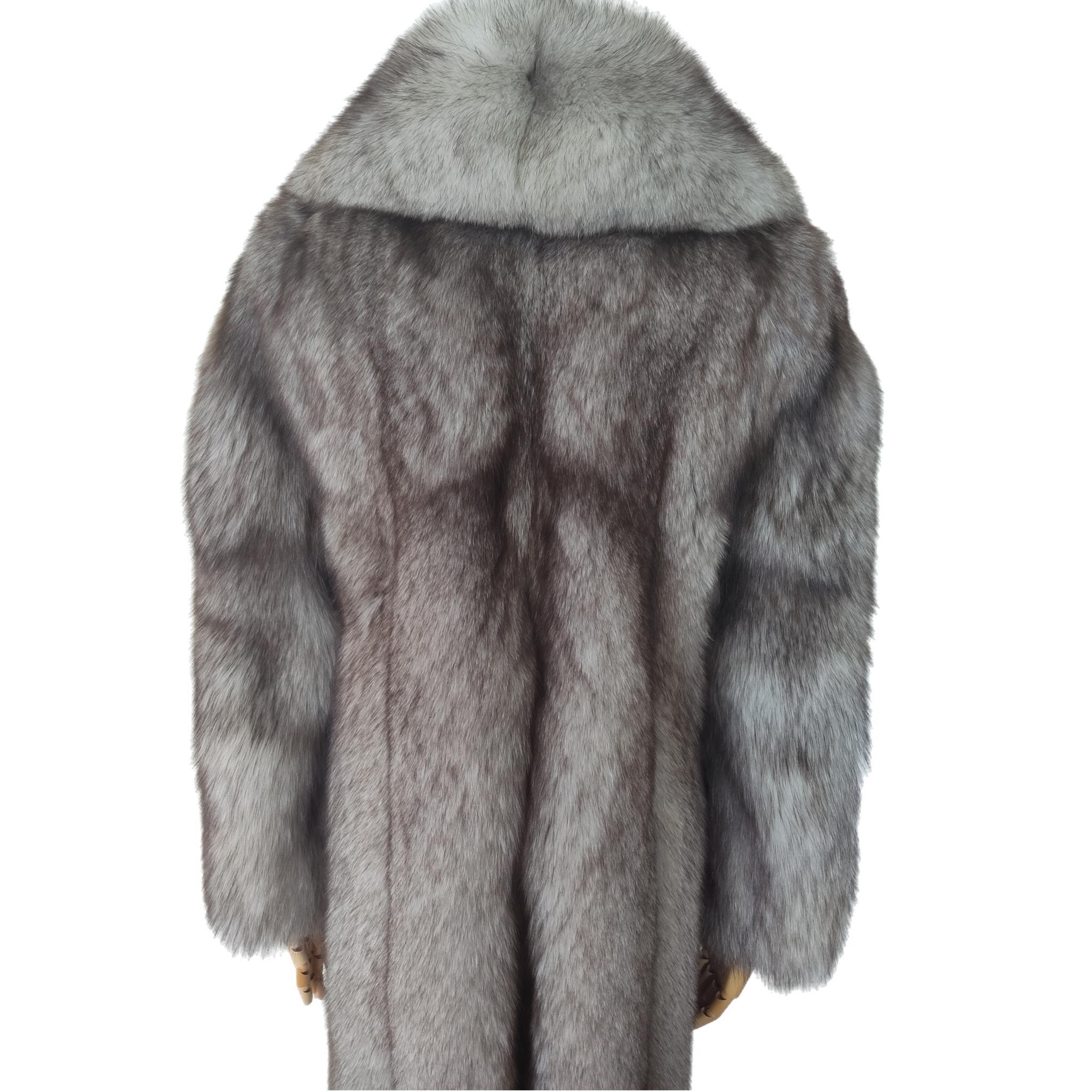 ~Vintage Brand new Rare Norwegian Fox Fur Coat  (Size 6-S)  For Sale 5