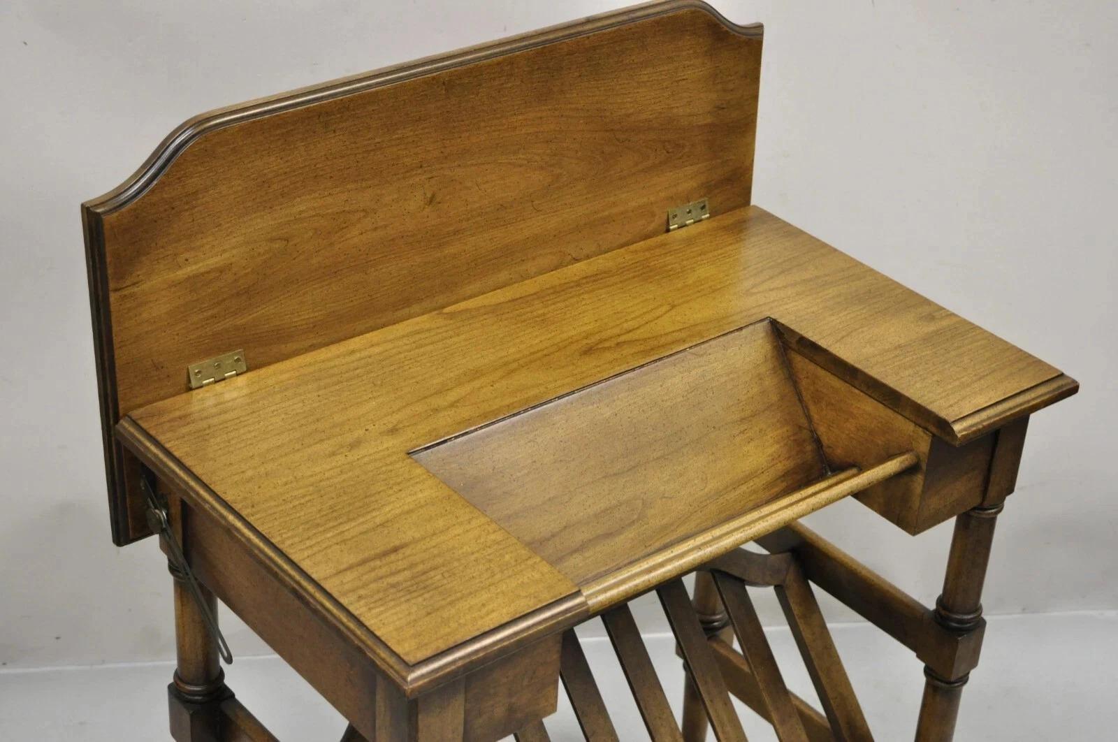 Vintage Brandt Flip Top Piano Style Small Cherry Wood Writing Desk Console Table In Good Condition For Sale In Philadelphia, PA