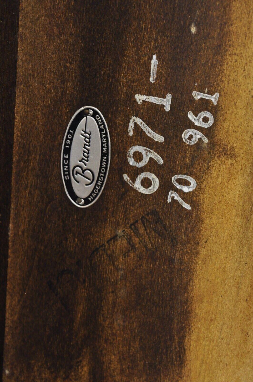 Petite table de bureau vintage Brandt de style piano à plateau rabattable en bois en vente 5