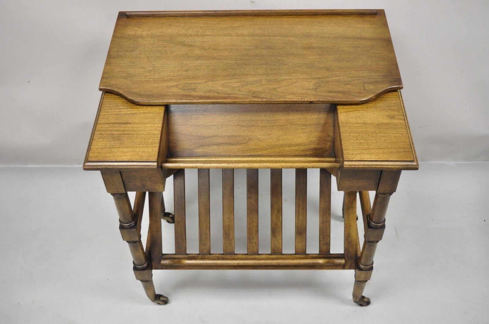 Fédéral Petite table de bureau vintage Brandt de style piano à plateau rabattable en bois en vente