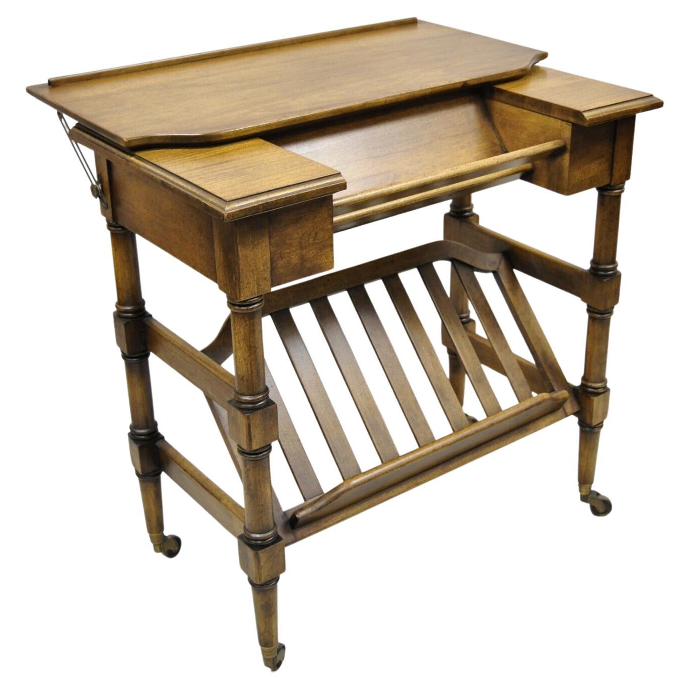 Petite table de bureau vintage Brandt de style piano à plateau rabattable en bois en vente