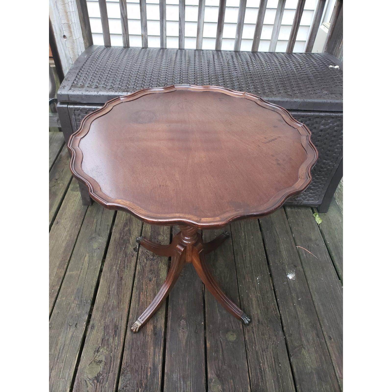 Vintage Brandt Genuine Mahogany Pie Crust Table In Good Condition For Sale In Germantown, MD