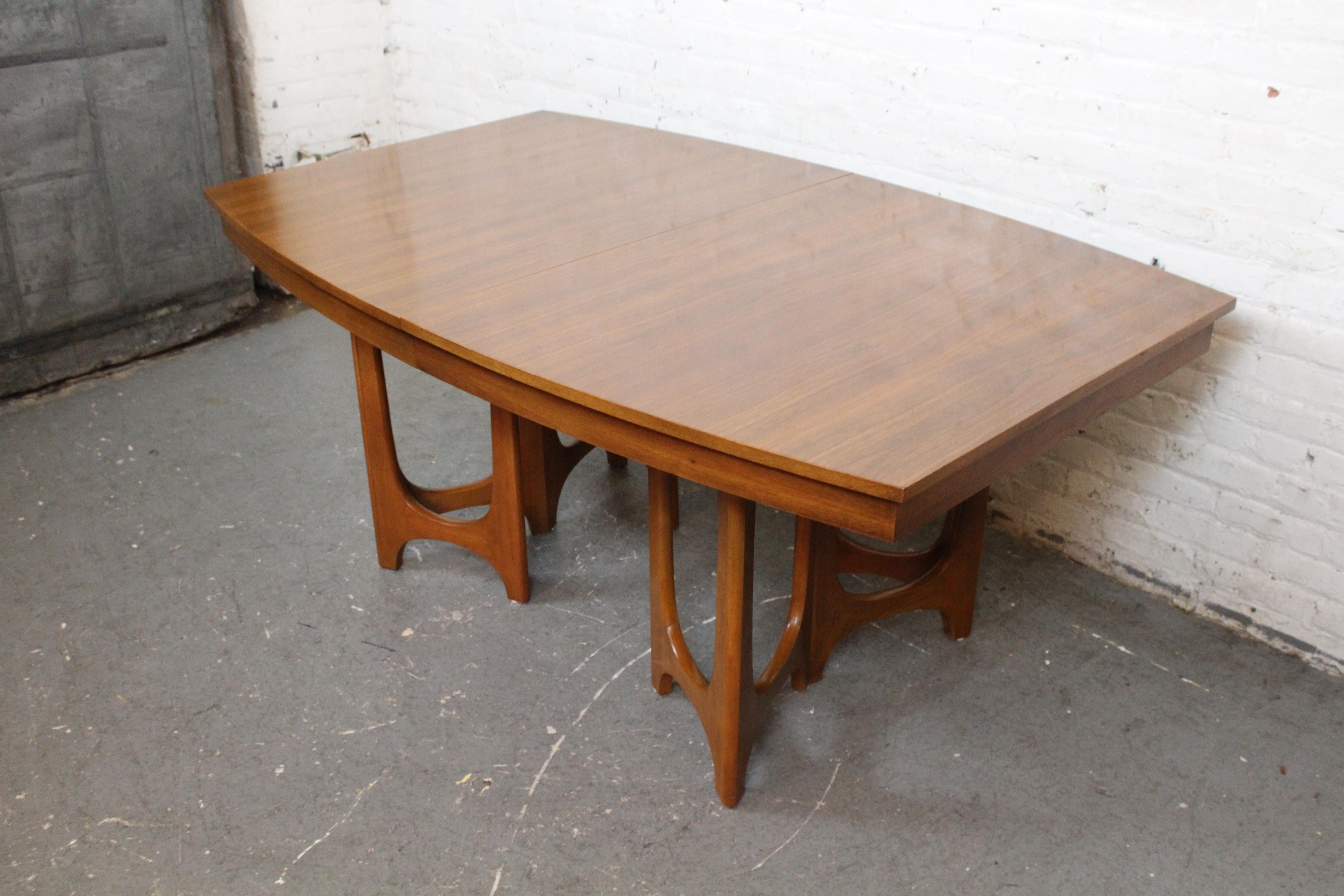 Mid-Century Modern Vintage Brasilia Style Extending Dining Table by Young Manufacturing