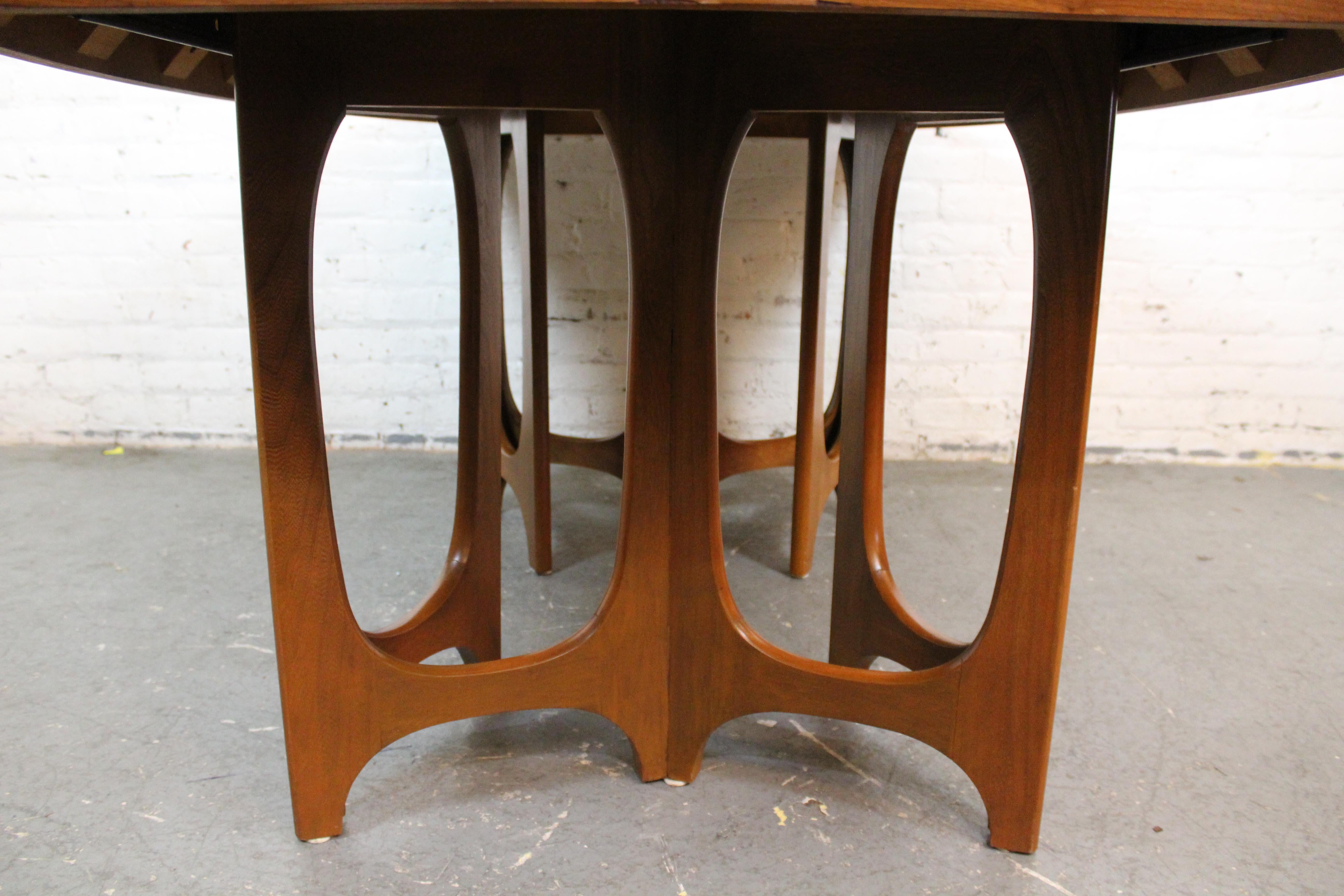 20th Century Vintage Brasilia Style Extending Dining Table by Young Manufacturing