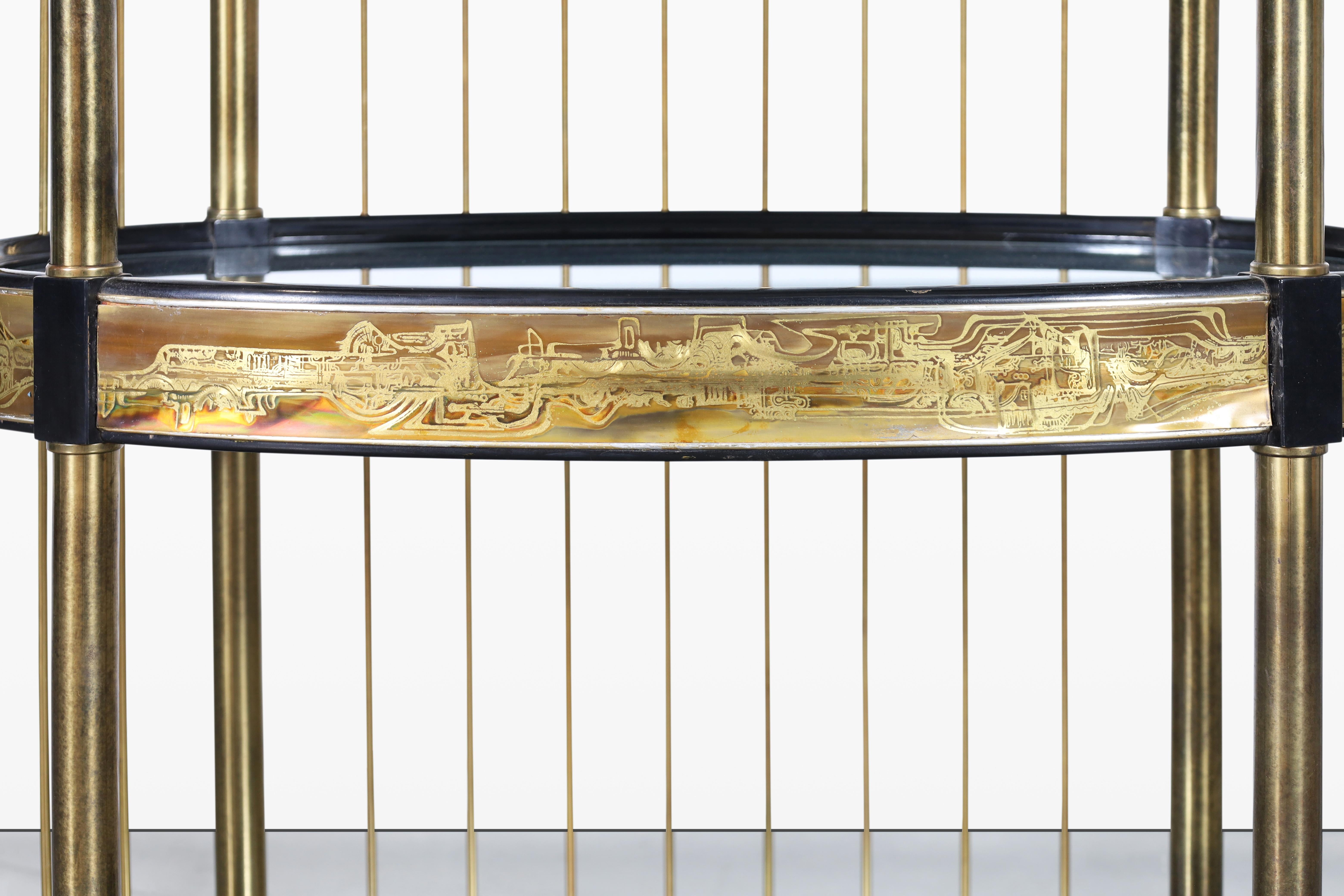 Etagere vintage in ottone acidato di Bernhard Rohne per Mastercraft In condizioni buone in vendita a North Hollywood, CA