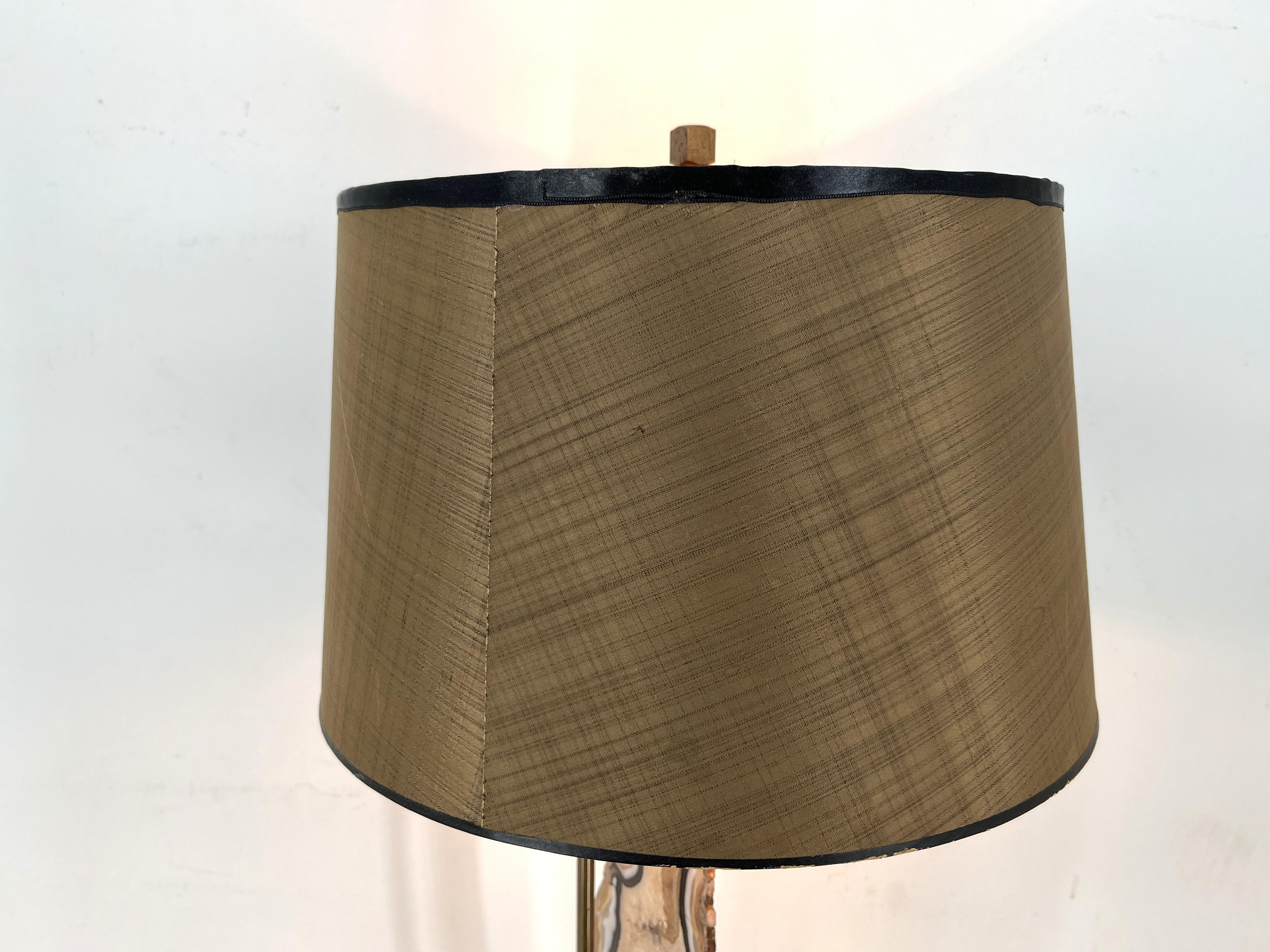 Vintage brass agate slice table lamp, 1970s In Good Condition For Sale In Leuven, Vlaams Gewest