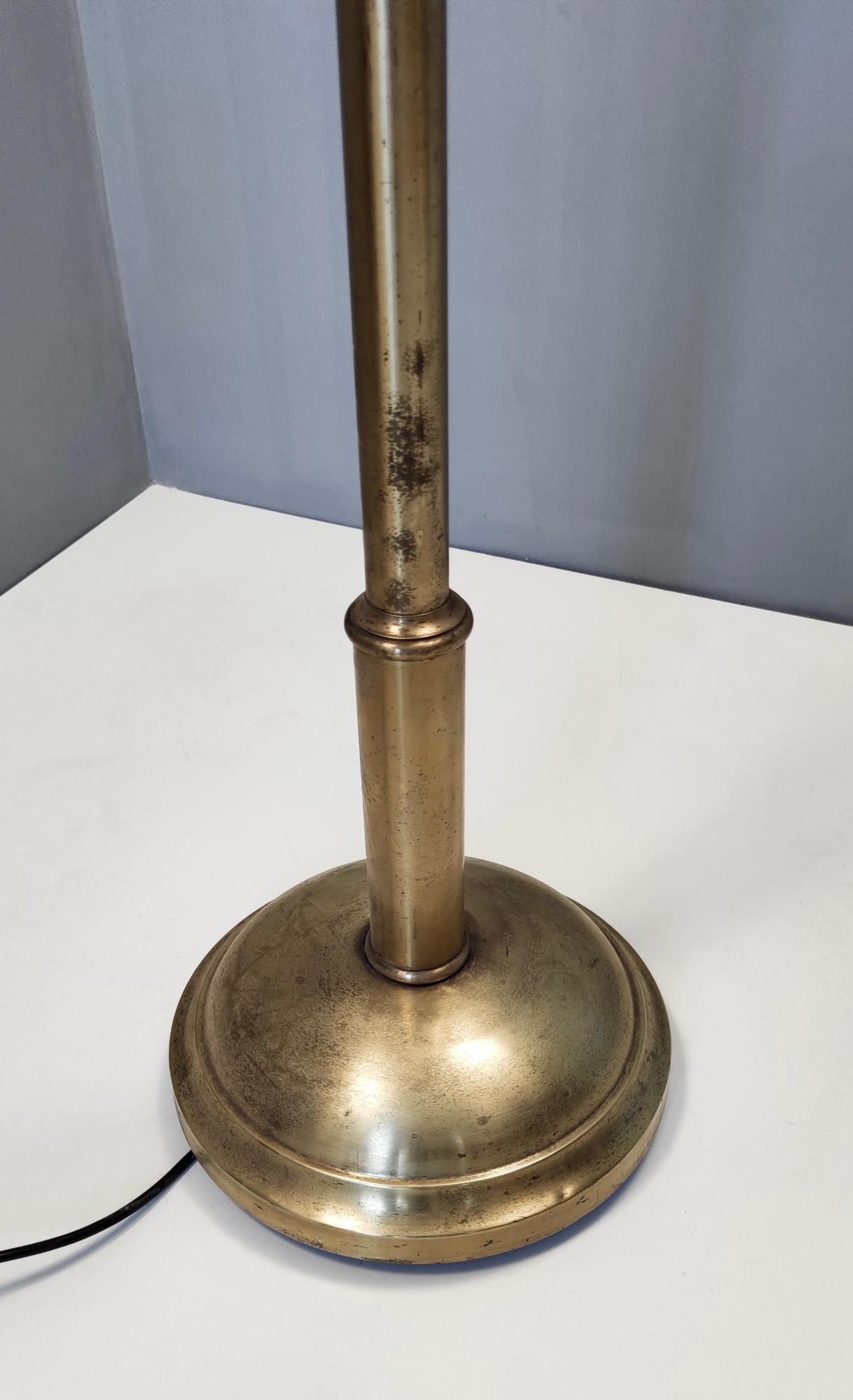 Vintage Brass and Black Varnished Aluminum Floor Lamp, Italy For Sale 4