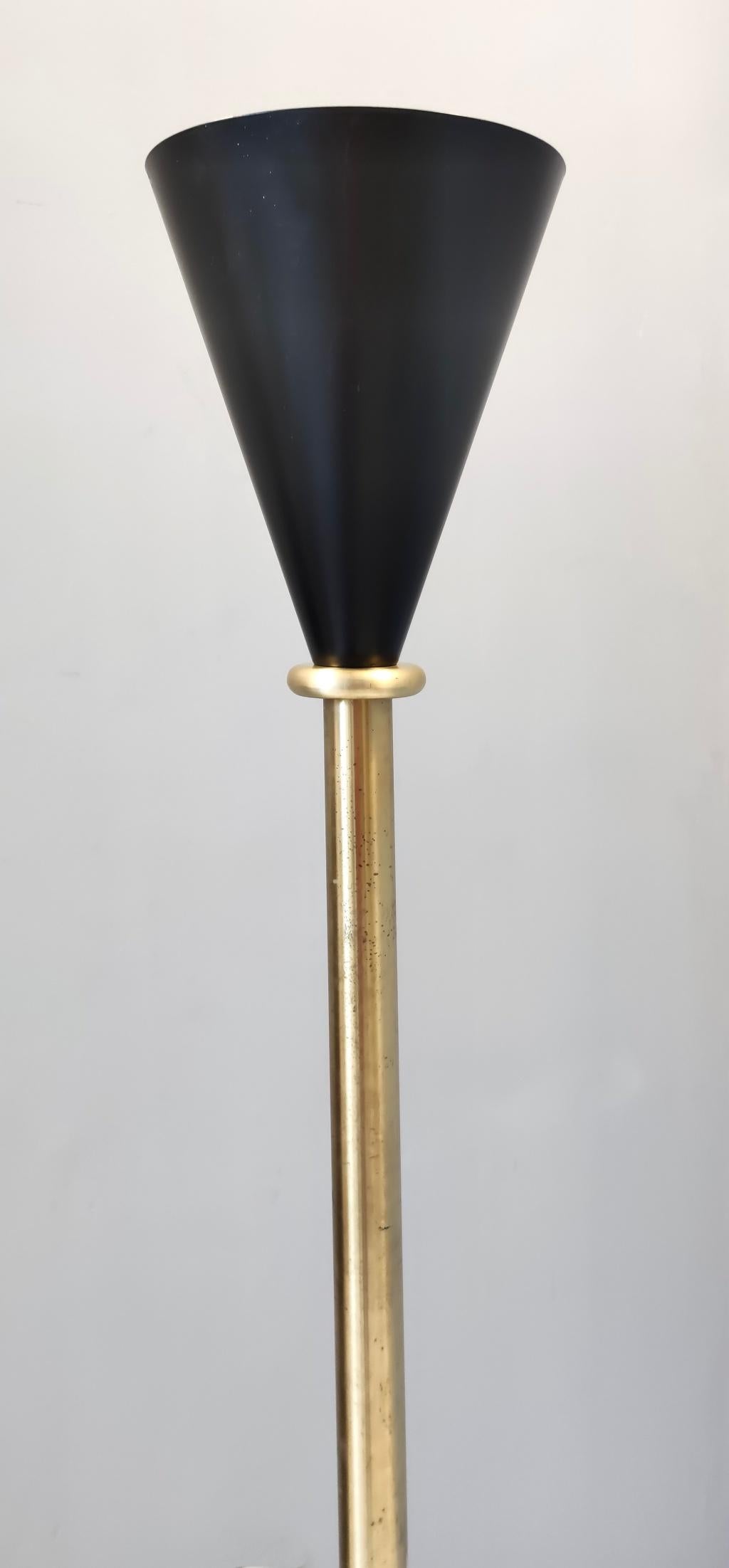 Mid-20th Century Vintage Brass and Black Varnished Aluminum Floor Lamp, Italy For Sale