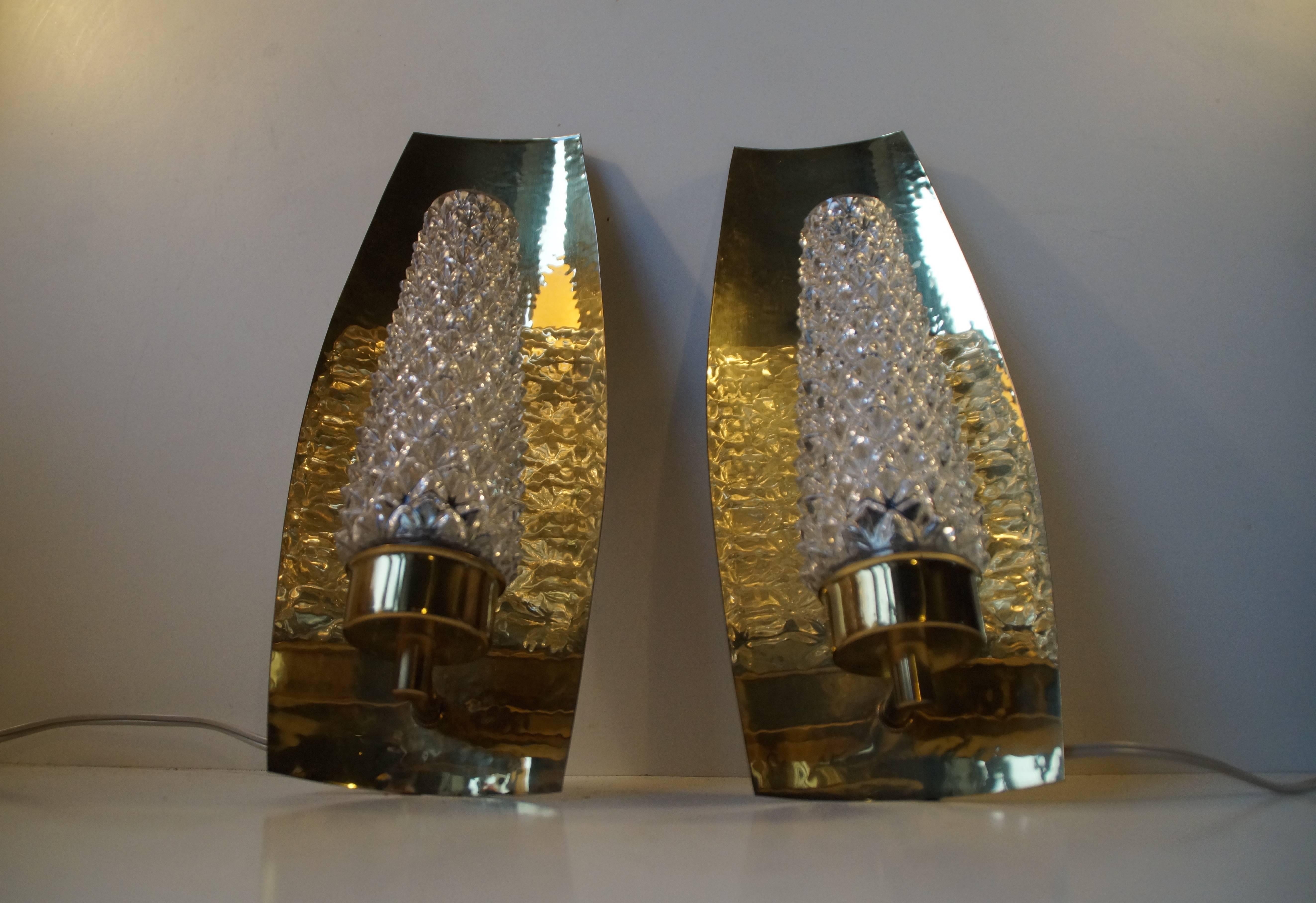 Mid-20th Century Vintage Brass and Cut Crystal Wall Sconces by Hags, Austria, Vienna, 1950s For Sale
