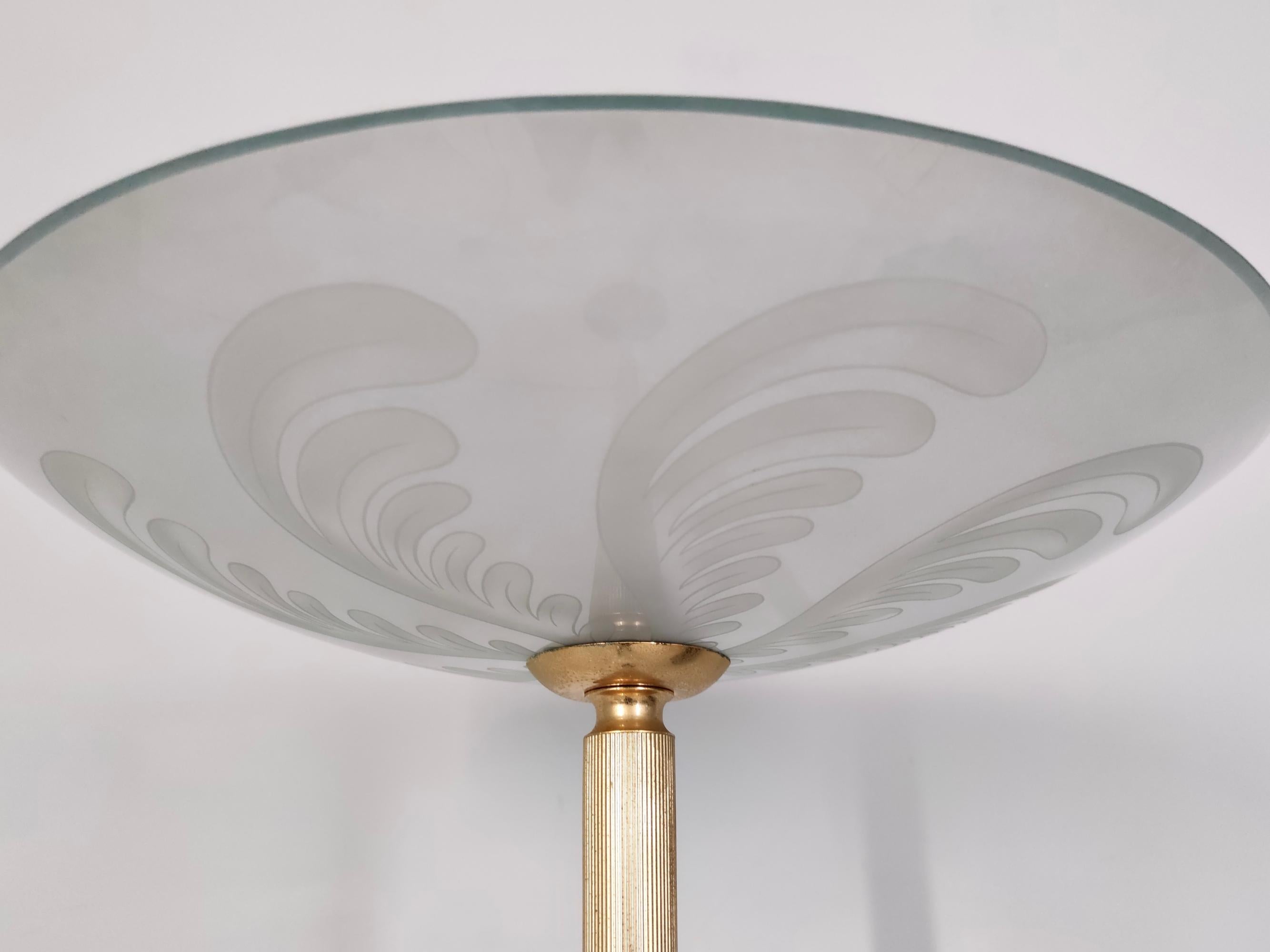 Mid-20th Century Vintage Brass and Etched Glass Floor Lamp in the style of Fontana Arte, Italy For Sale