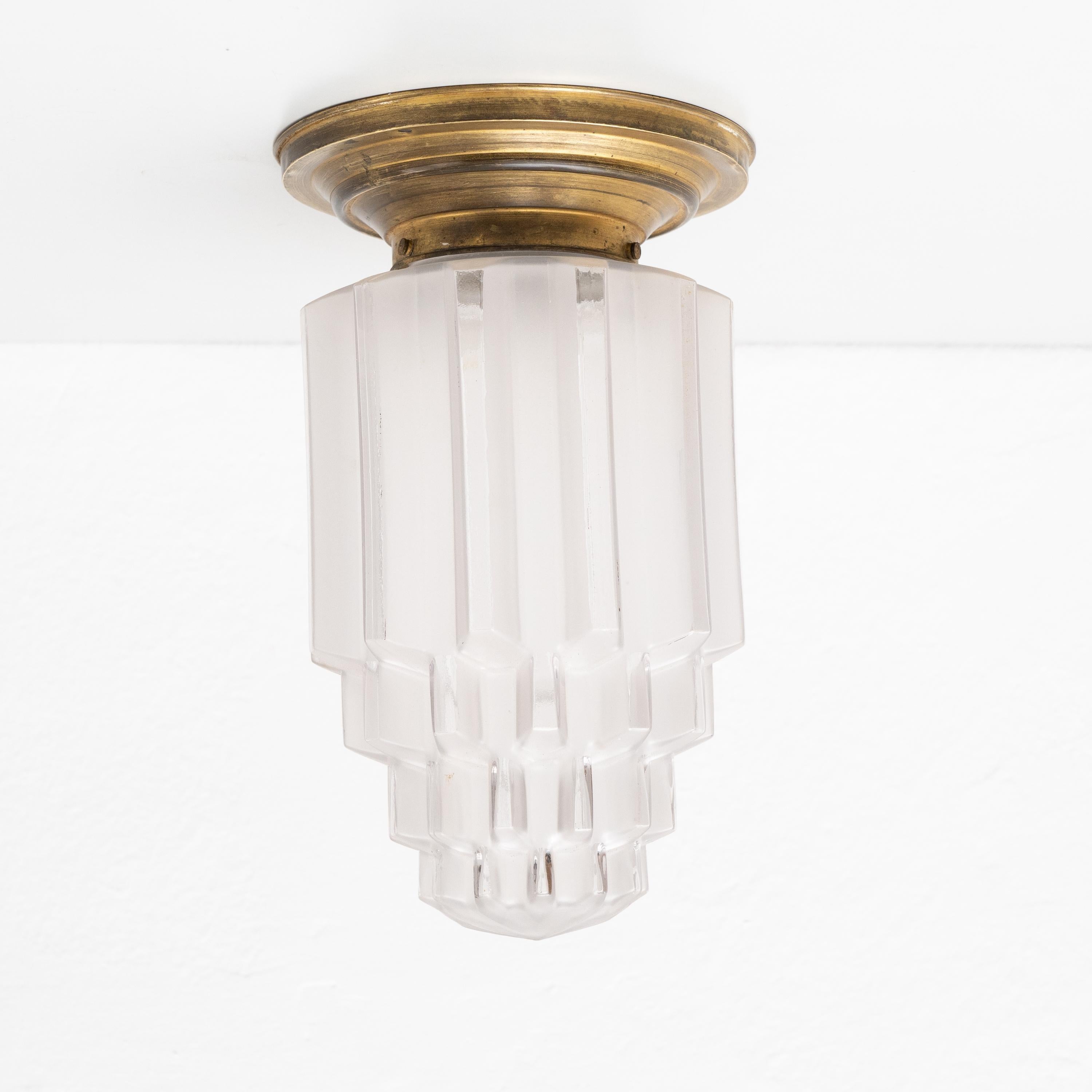 Plafonnier vintage en laiton et verre - Circa 1940 Bon état - En vente à Barcelona, ES