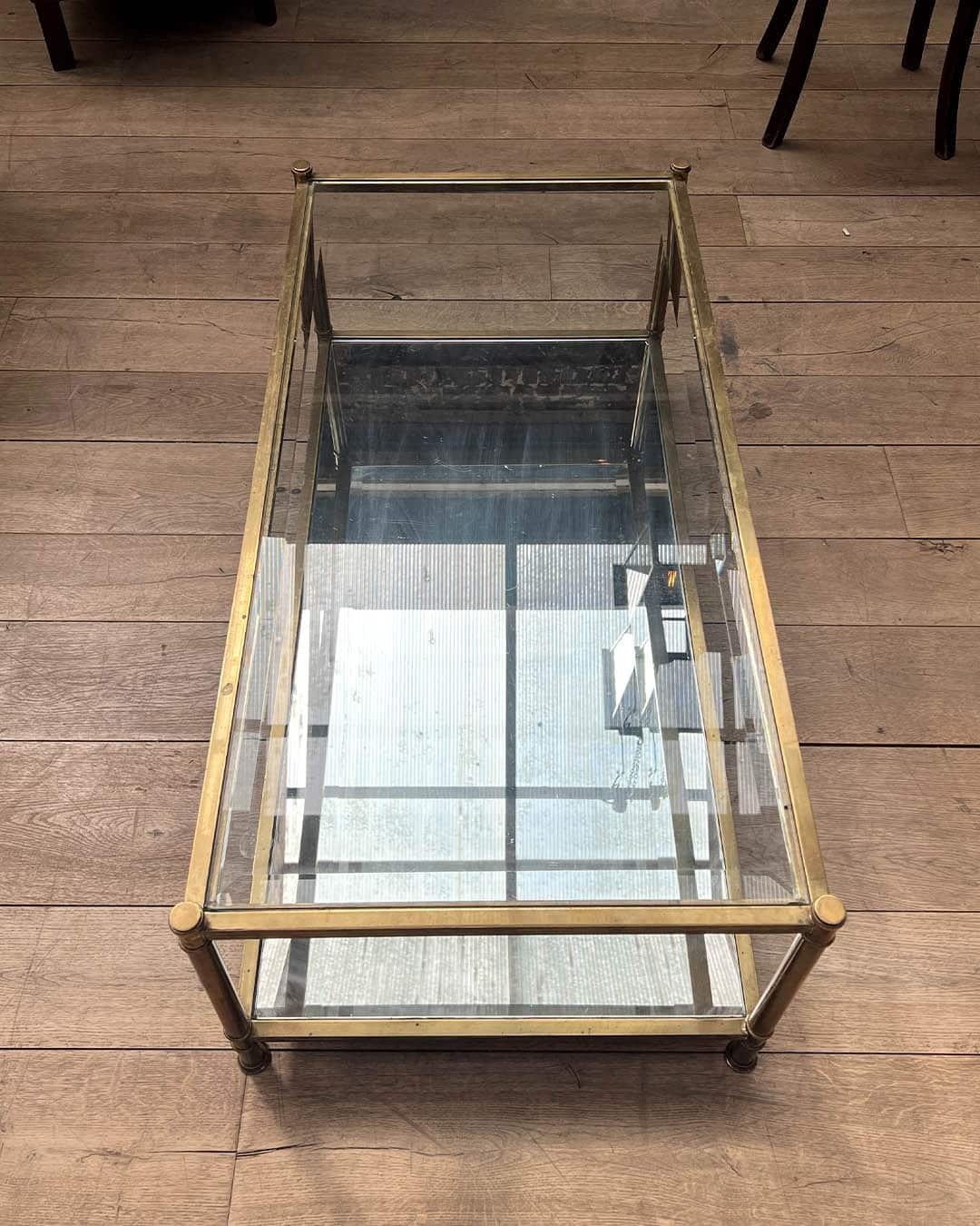 Mesa baja vintage de latón y cristal de Roche Bobois, Francia, circa 1970 Latón en venta