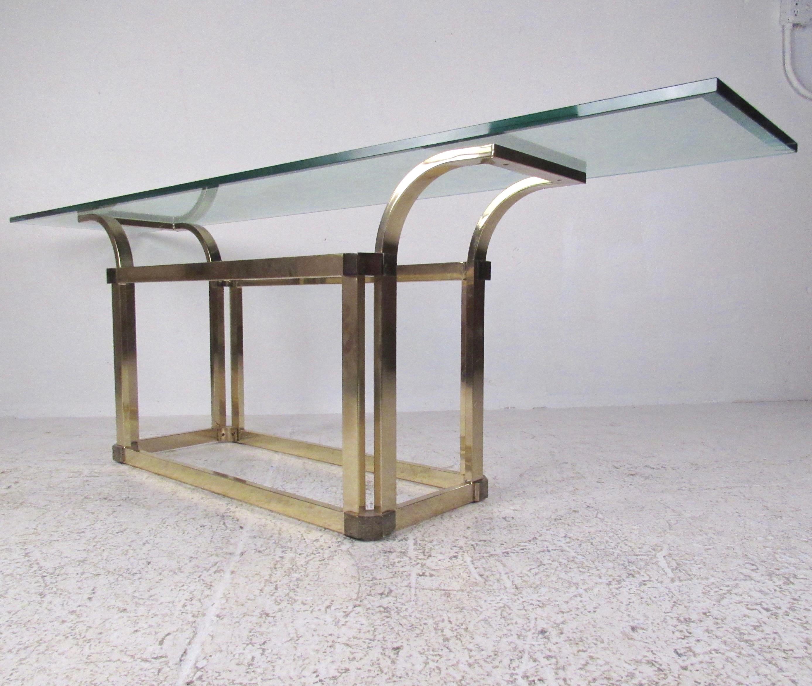 Vintage Modern Brass and Glass Console Table In Good Condition For Sale In Brooklyn, NY