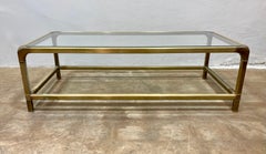 Table basse vintage en laiton et verre Mastercraft