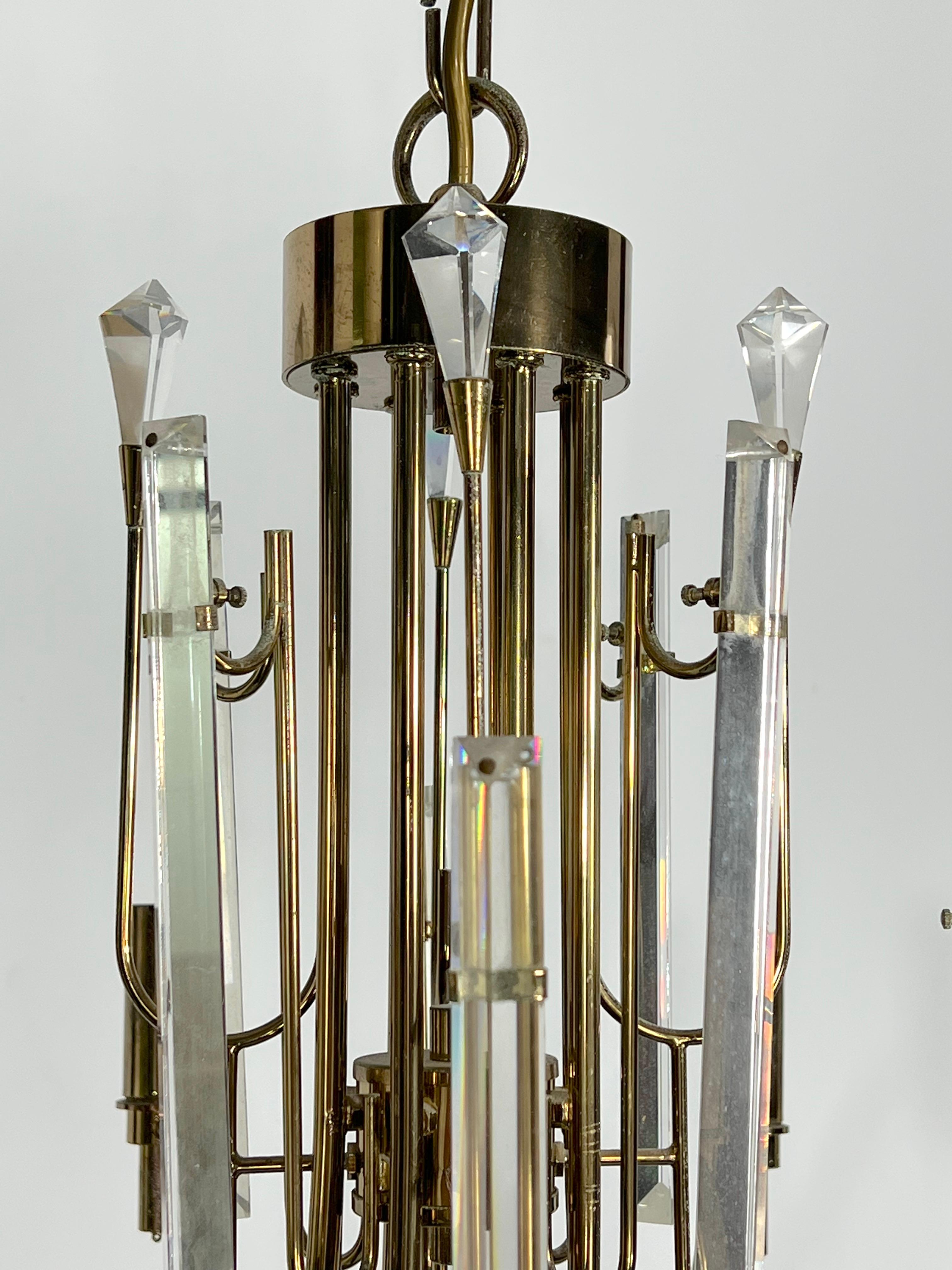 Vintage brass and glass Stilkronen chandelier. Italy 1970s For Sale 5