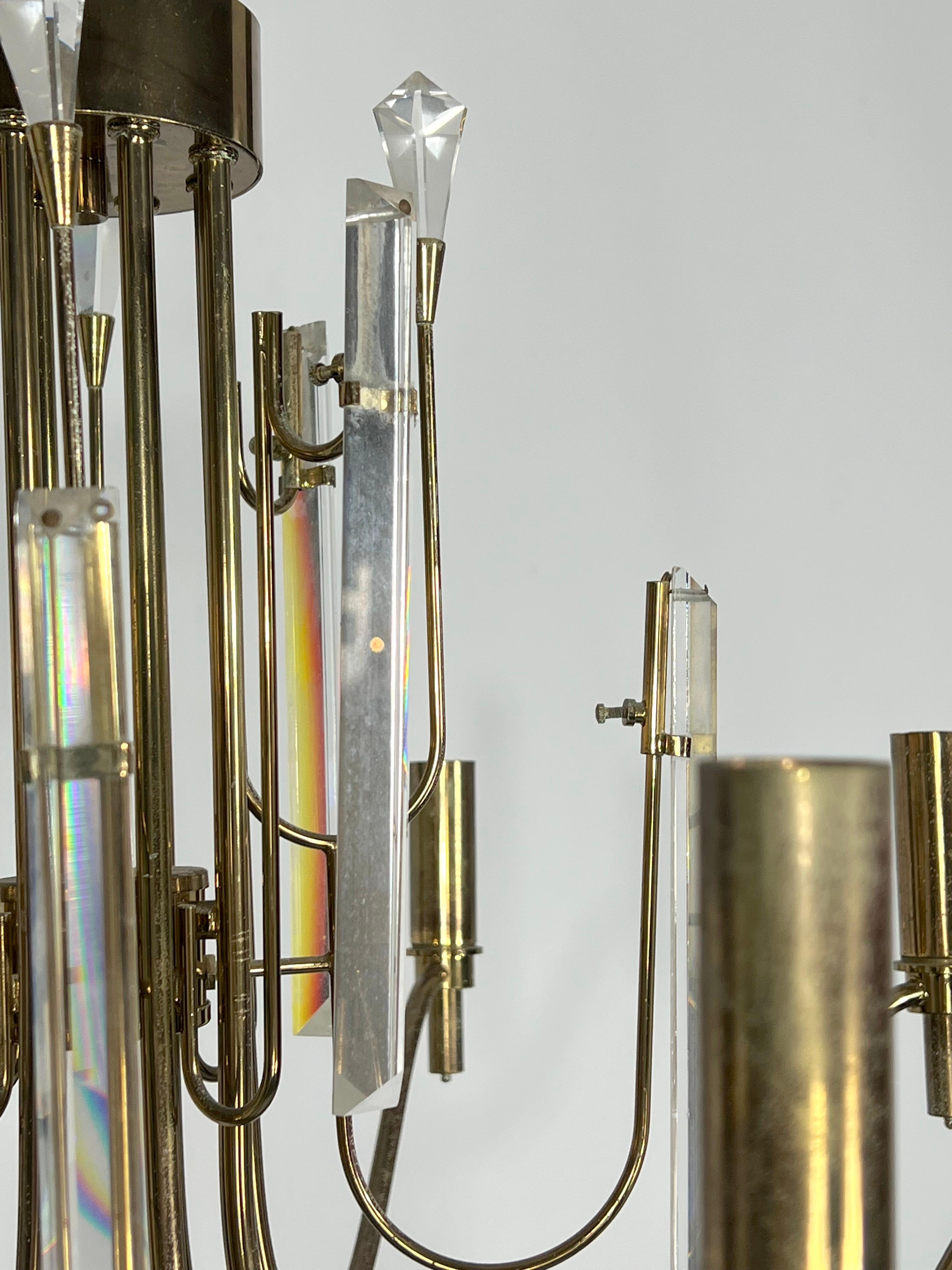 Vintage brass and glass Stilkronen chandelier. Italy 1970s For Sale 7