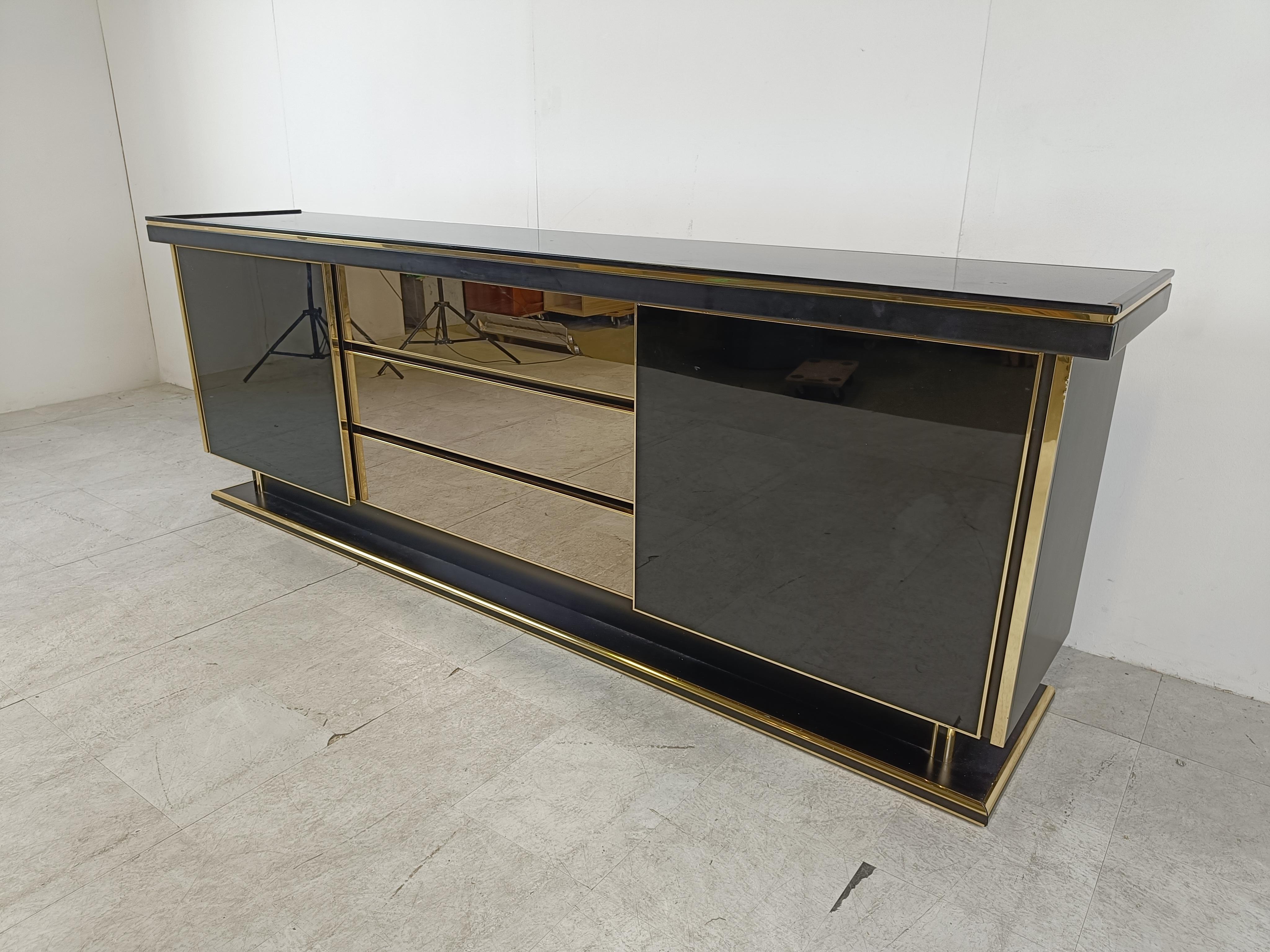 Vintage brass and lacquer sideboard, 1970s In Good Condition In HEVERLEE, BE