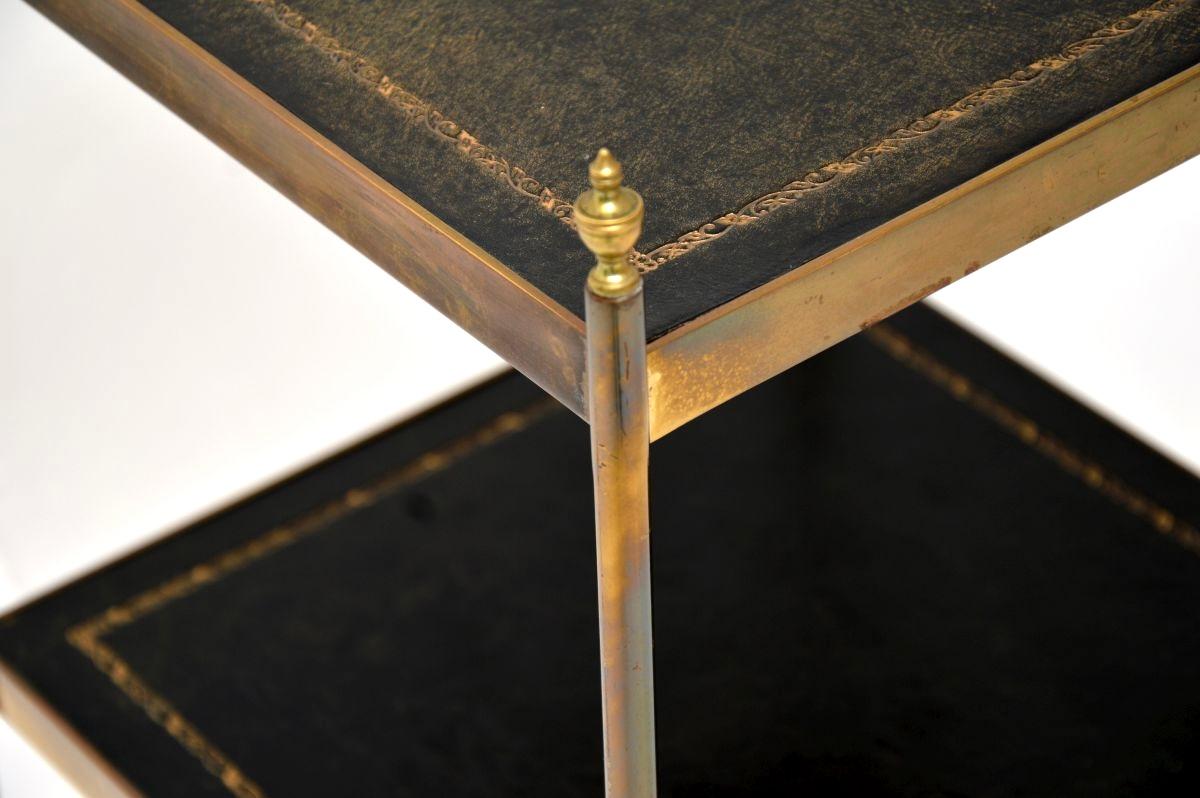 Milieu du XXe siècle Table d'appoint vintage en laiton et cuir en vente
