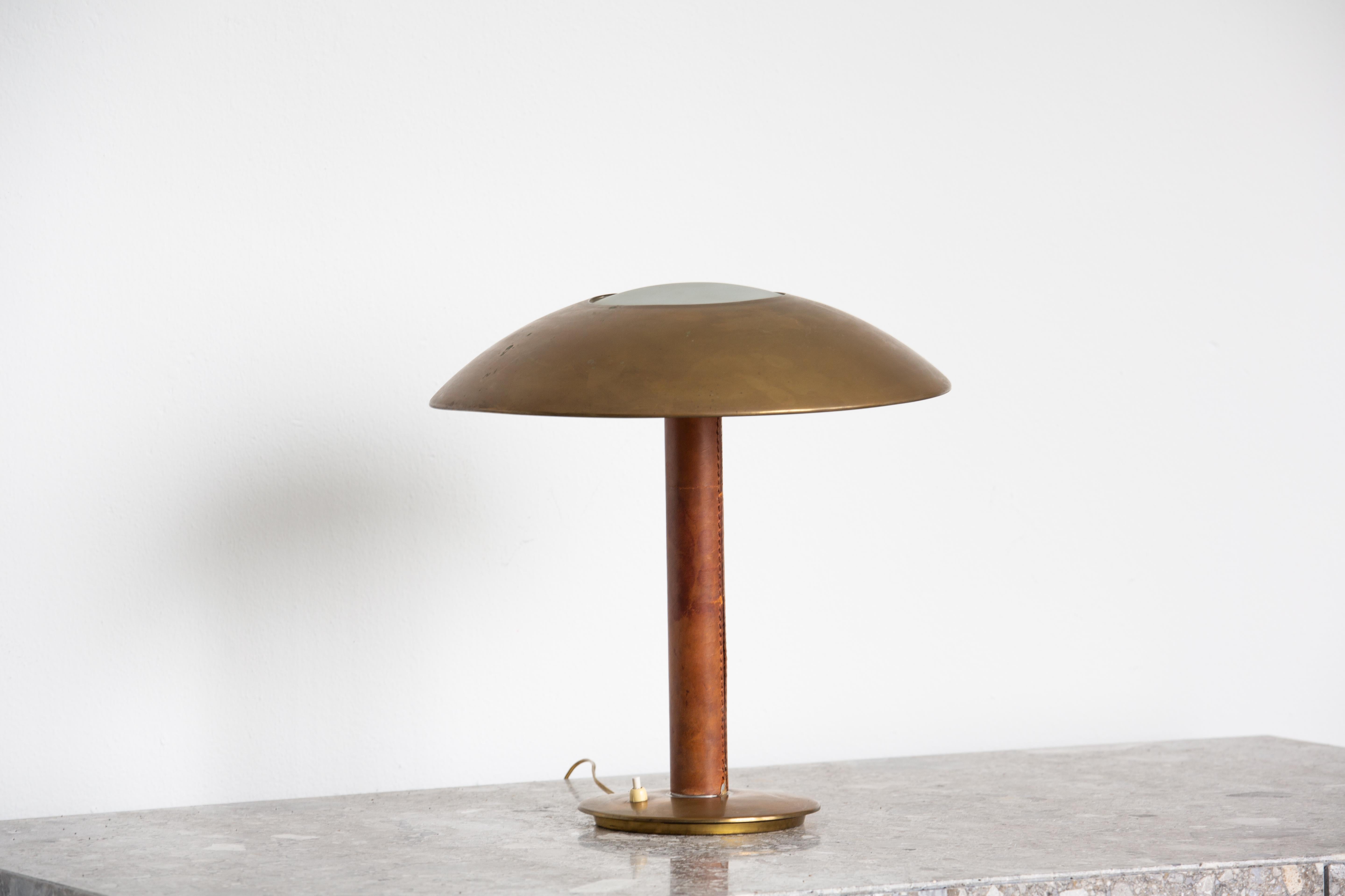 Mid-20th Century Vintage Brass and Leather Table Lamp by Stilnovo, Italian Production, 1950s