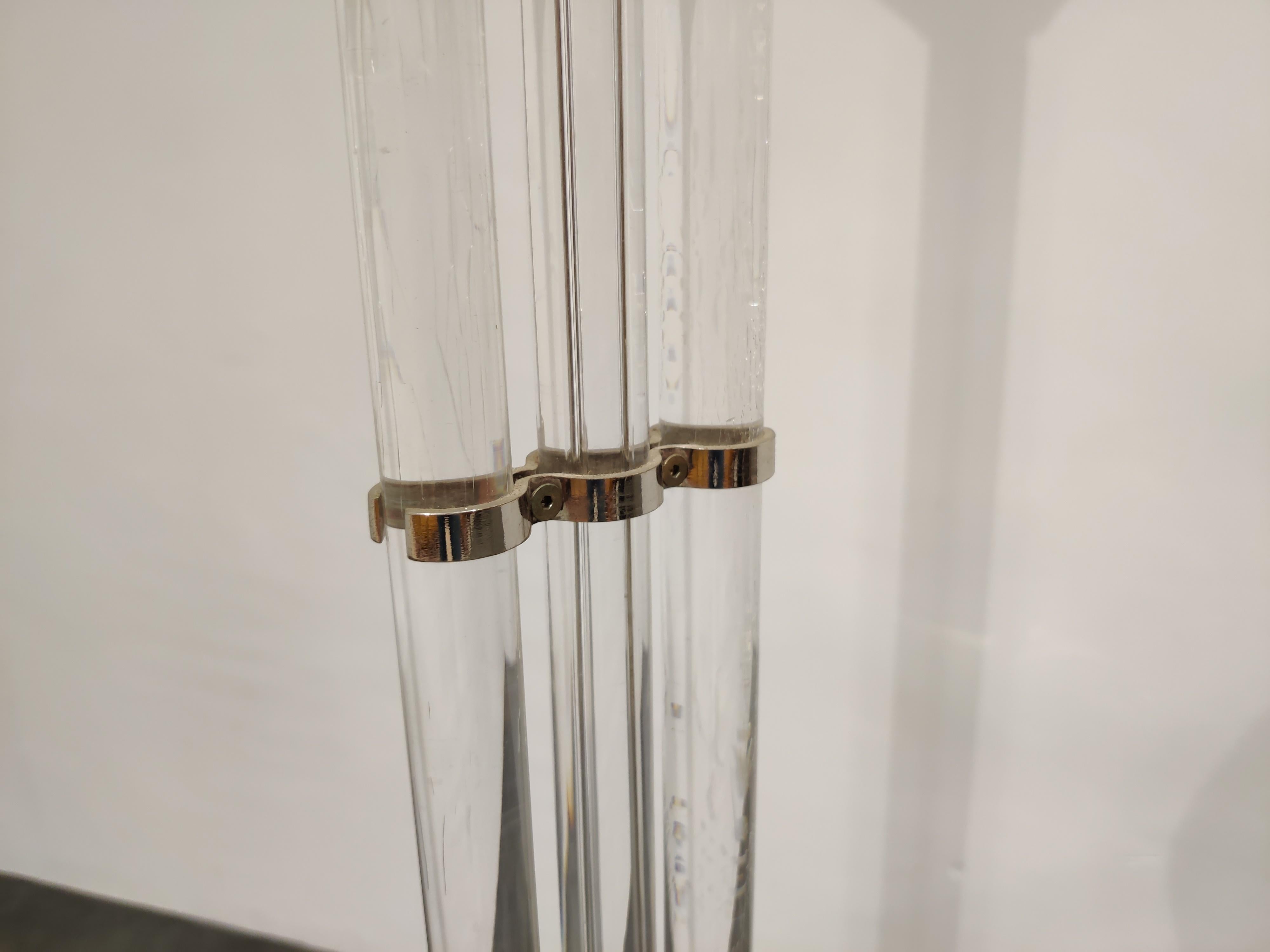 Lampadaire vintage en laiton et lucite, années 1970 en vente 4