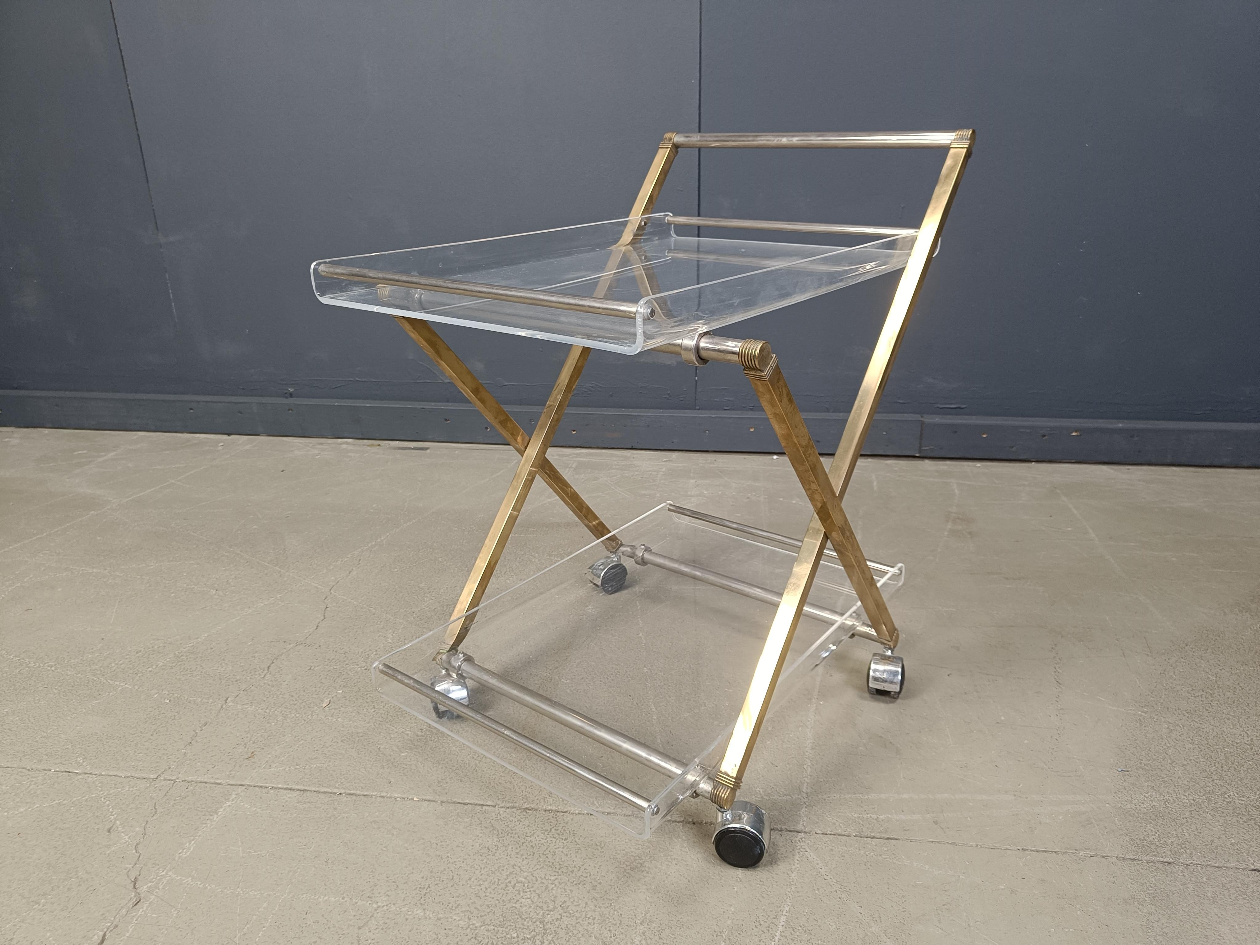 Fine XX secolo Carrello vintage in ottone e lucite, anni '70 in vendita