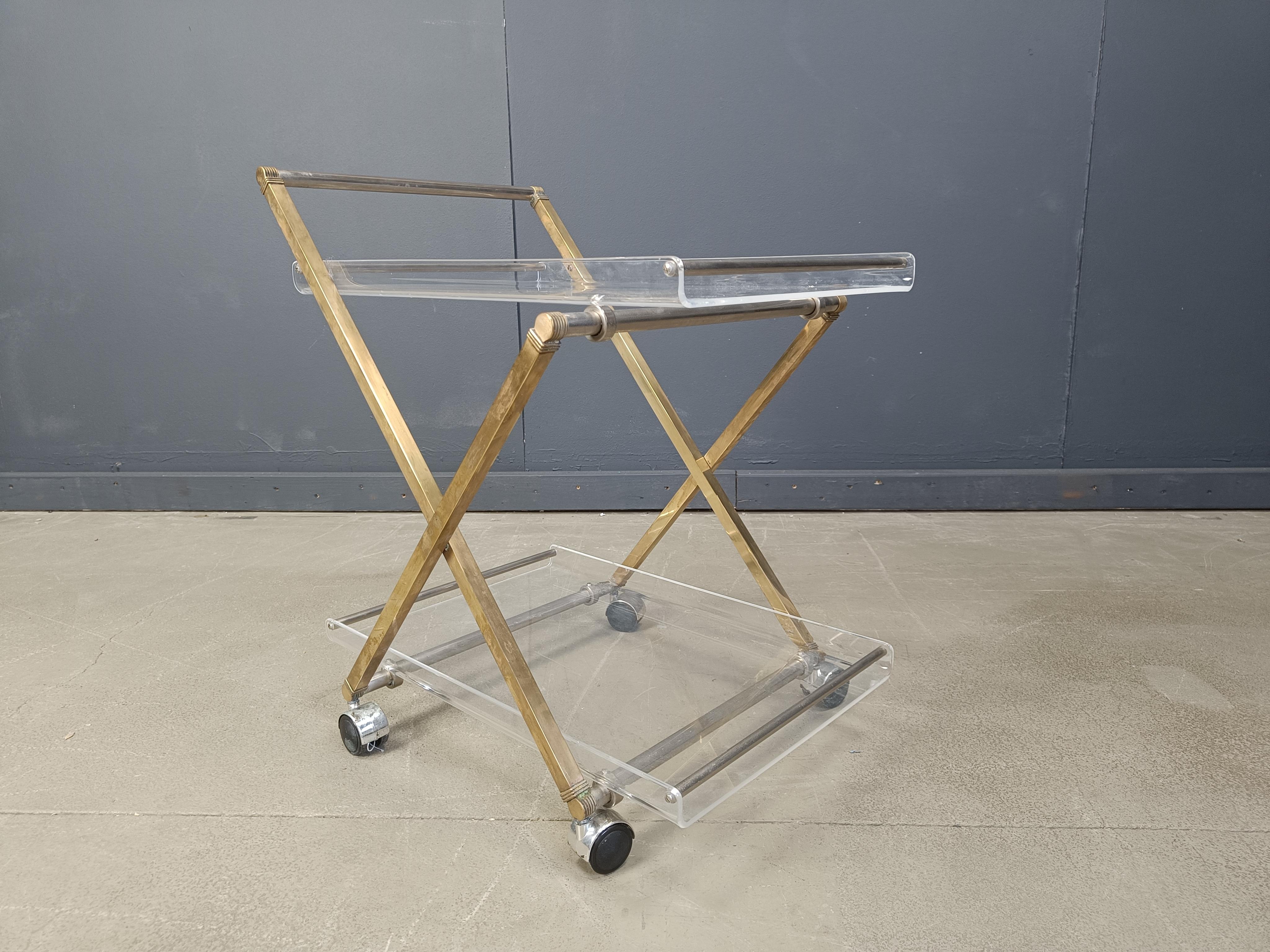 Vintage brass and lucite trolley, 1970s For Sale 1