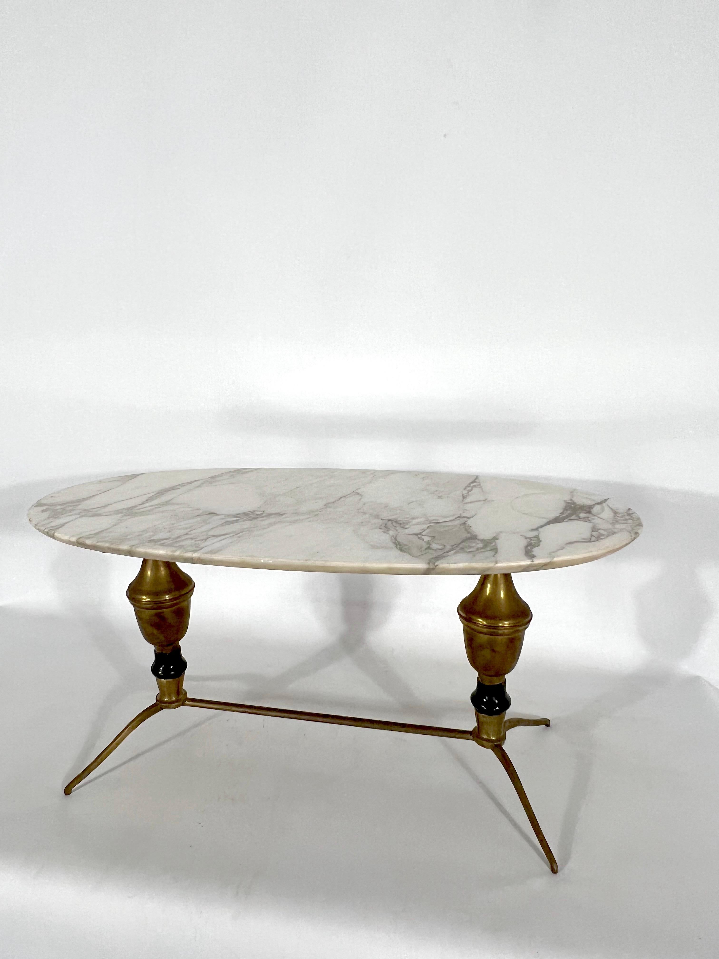 Table basse vintage en laiton et marbre, Italie, années 1950 en vente 1