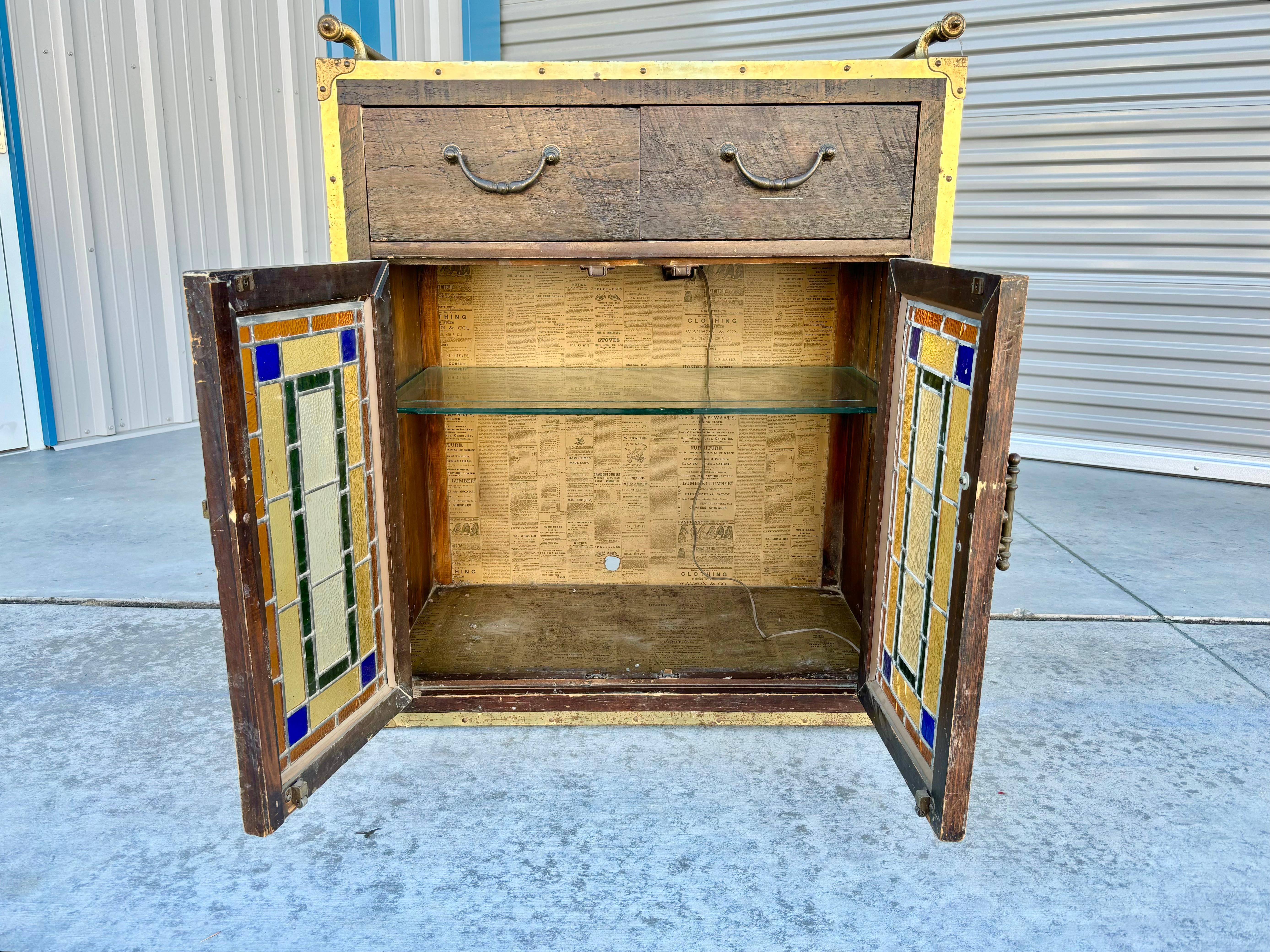 Inizio XX secolo Mobile bar d'epoca in ottone e Oak, 1900 in vendita