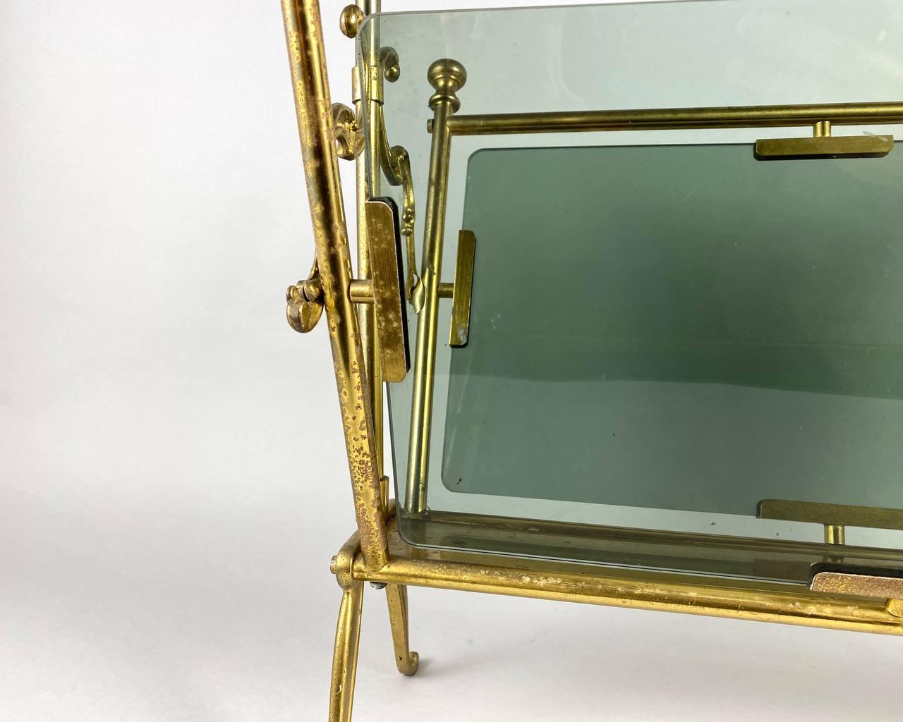Vintage Brass and Smoked Glass Magazine Stand from France, by Maison Bagues, 60s For Sale 2