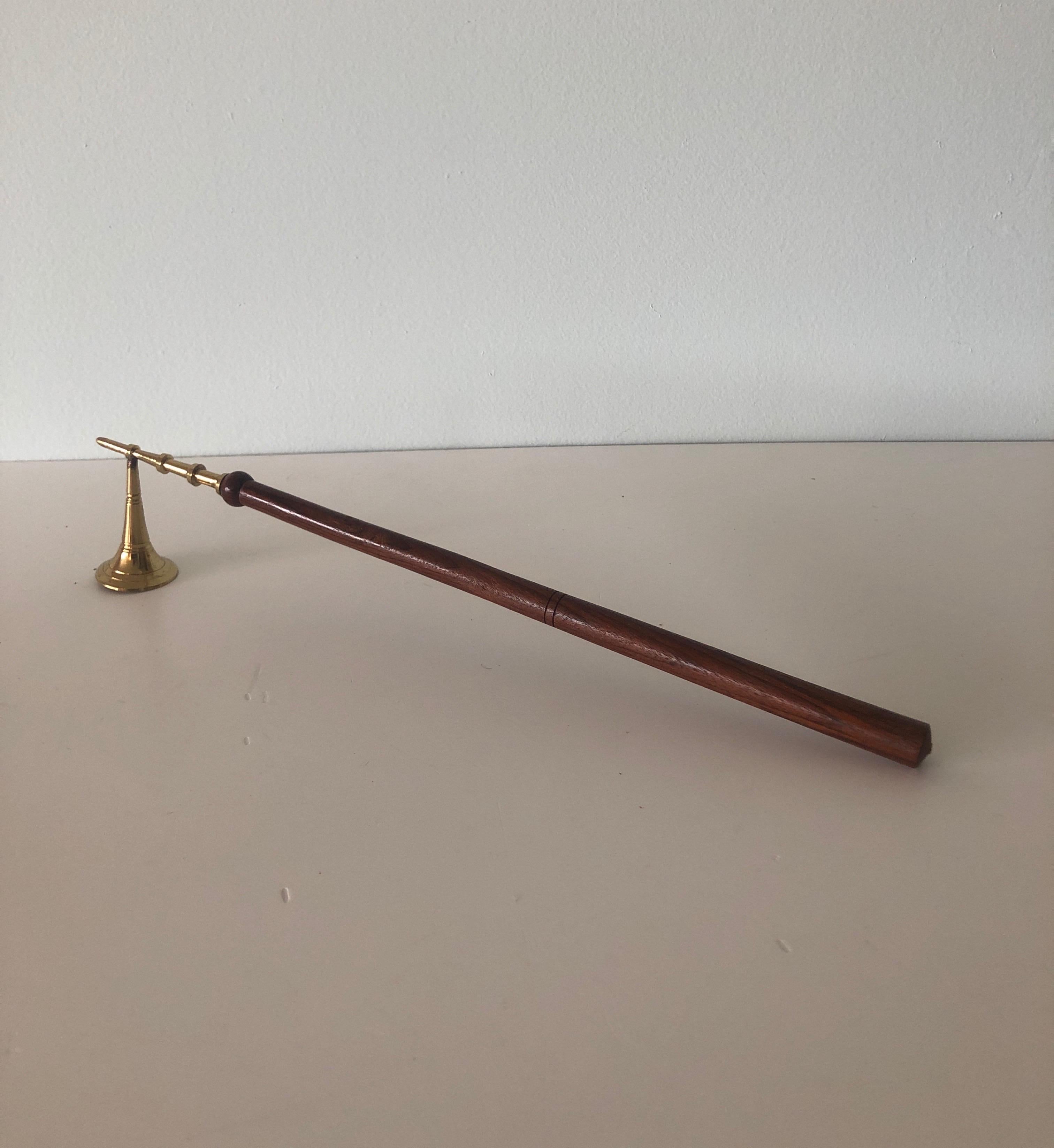 Vintage brass and wood candle snuffer.
Size: 1.5