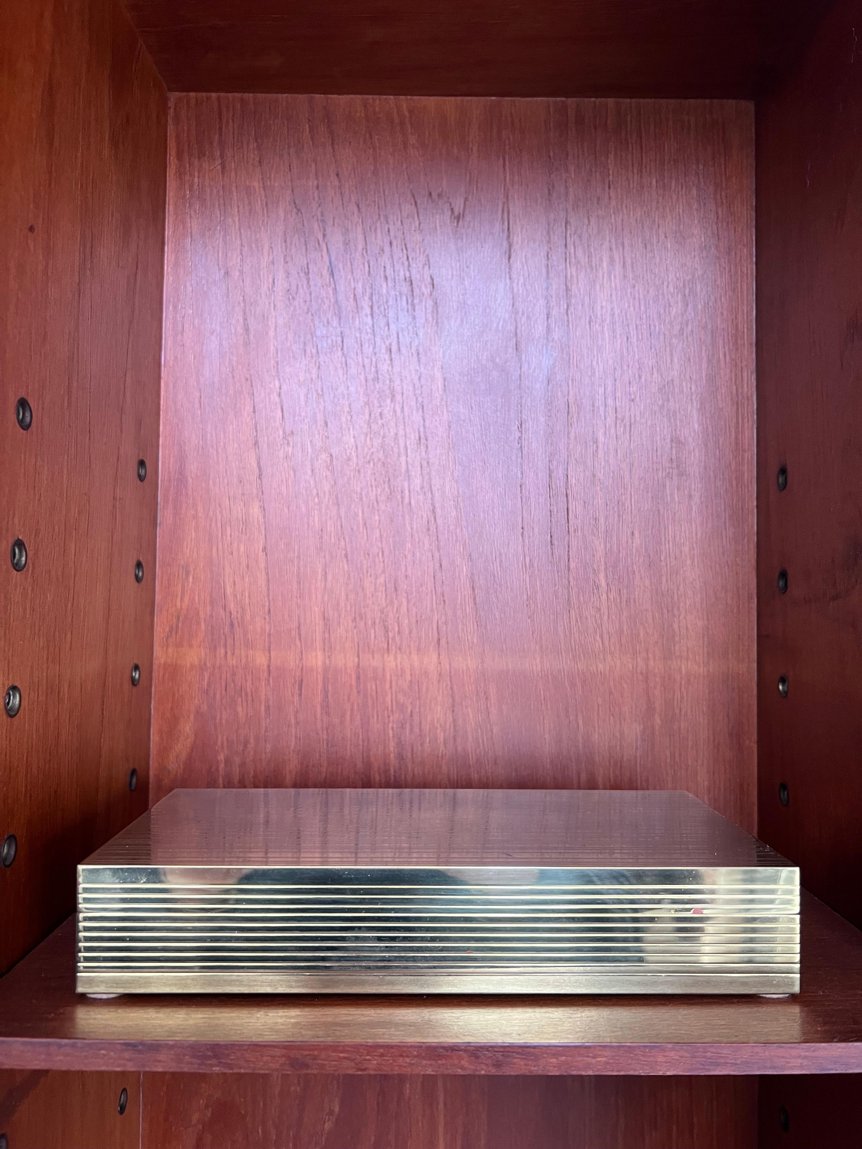 Schreibtischschachtel aus Messing und Holz, feines dekoratives Etui, Schmuckschachtel, Objekt im Angebot 5