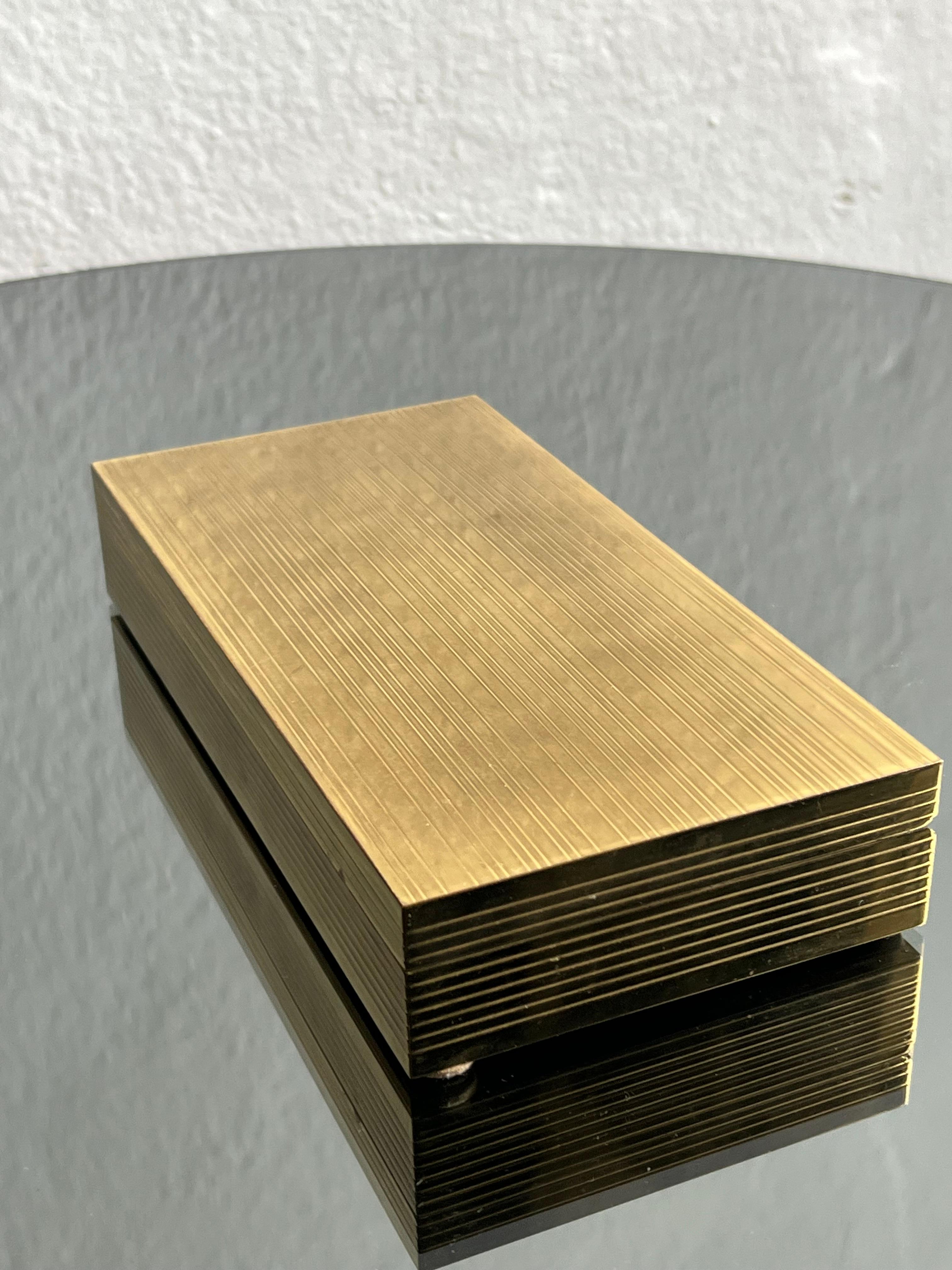 Schreibtischschachtel aus Messing und Holz, feines dekoratives Etui, Schmuckschachtel, Objekt im Angebot 8