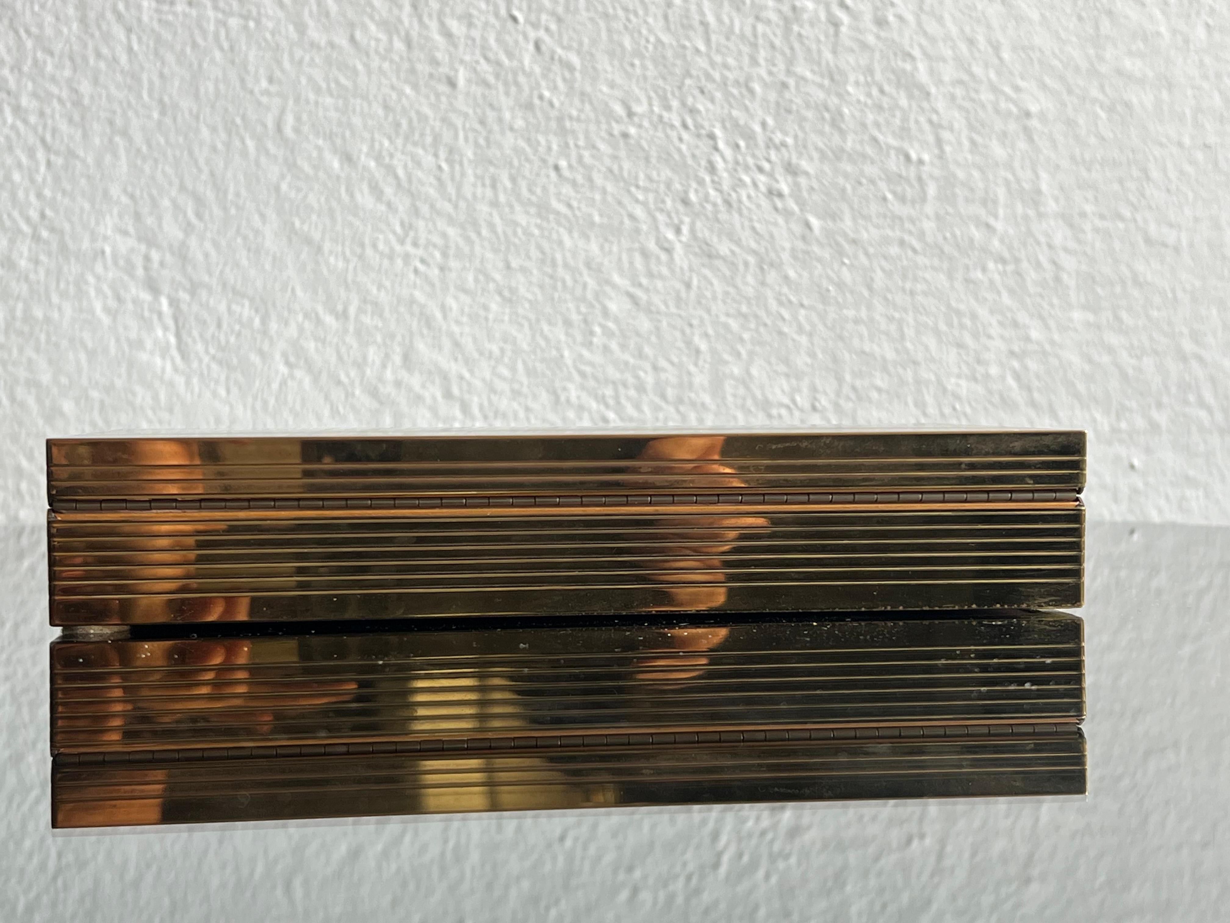 Schreibtischschachtel aus Messing und Holz, feines dekoratives Etui, Schmuckschachtel, Objekt im Angebot 10