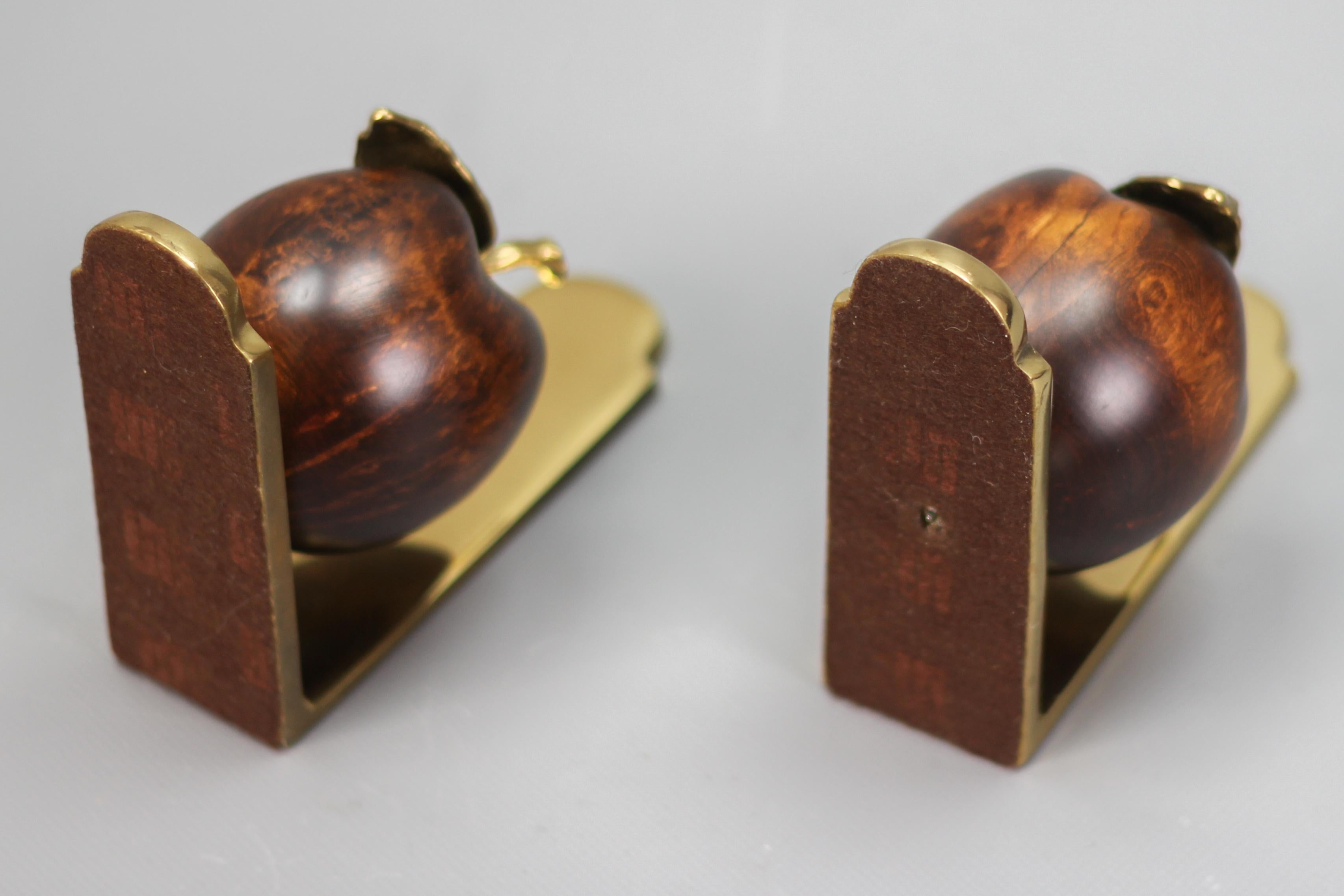 Vintage Brass and Wooden Apples Bookends For Sale 8