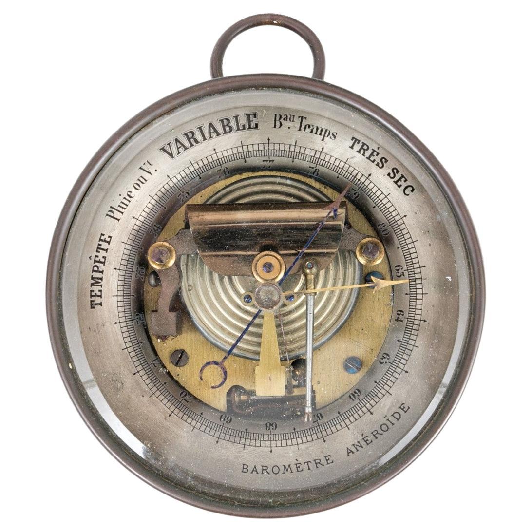 Aneroid-Barometer aus Messing, hergestellt in Frankreich  im Angebot