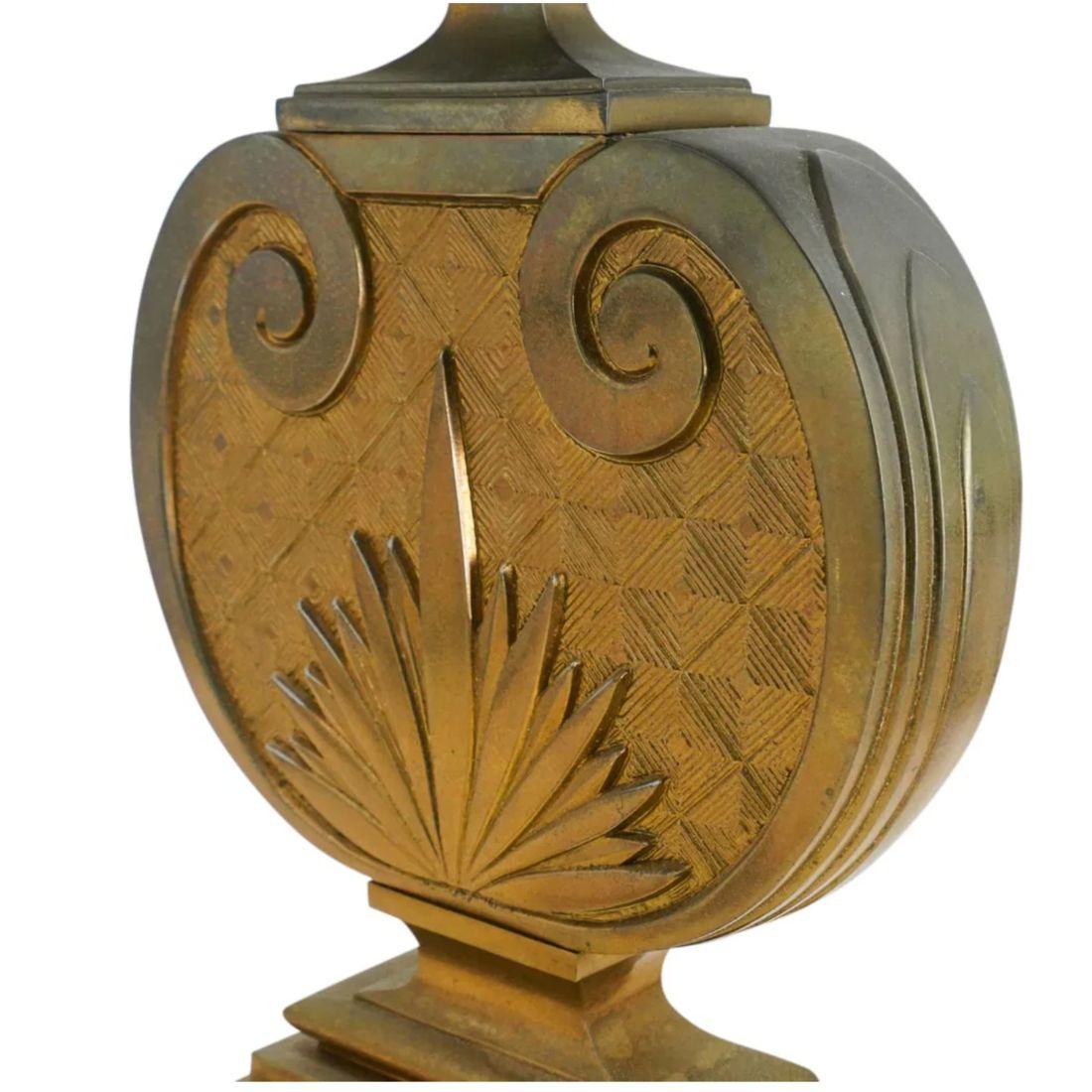 20ième siècle Lampe Art déco vintage en laiton avec motif de palmier en vente