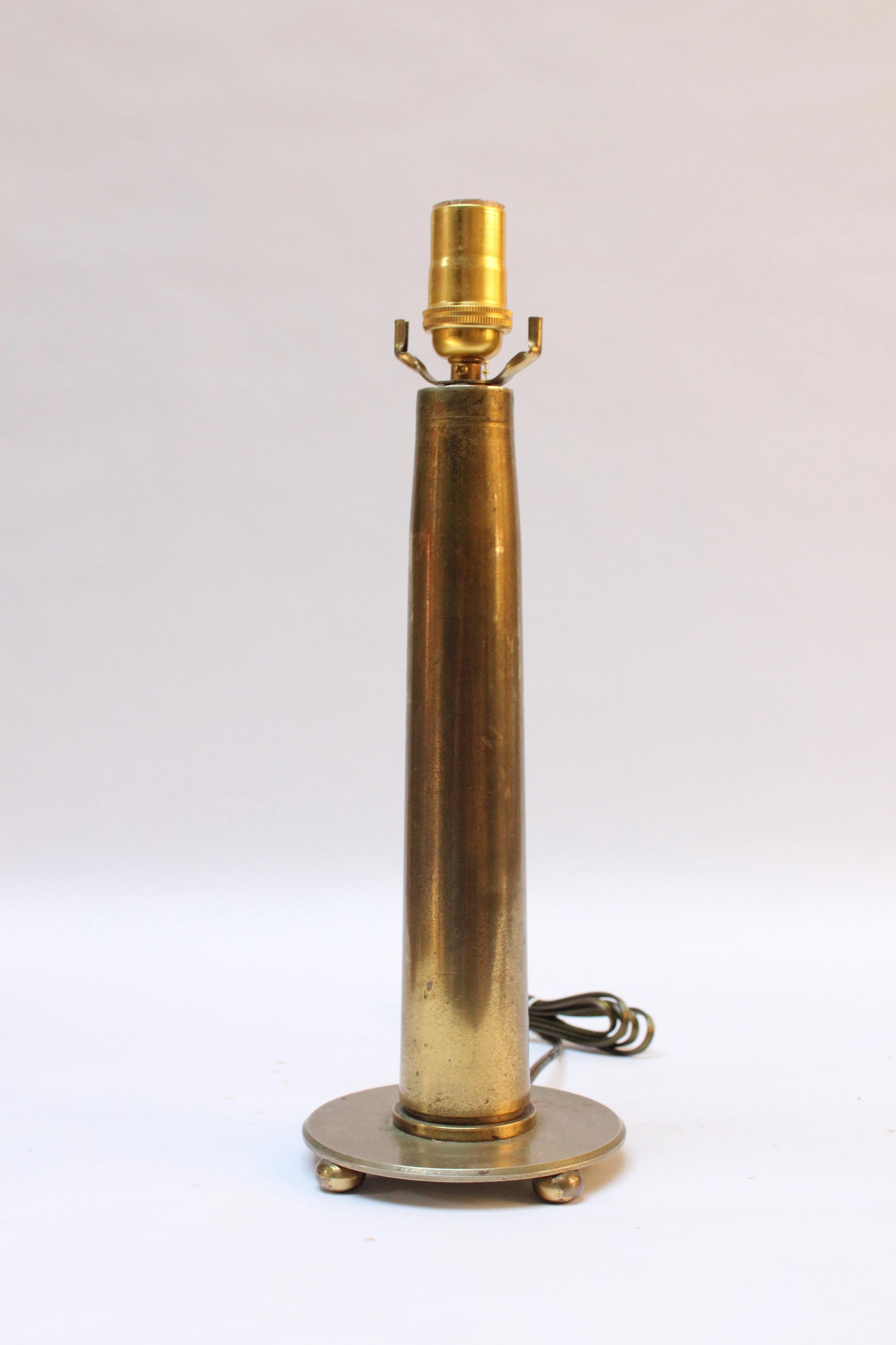 Vintage Artillery Shell Trench-Kunst-Tischlampe aus Messing (Maschinenzeitalter) im Angebot