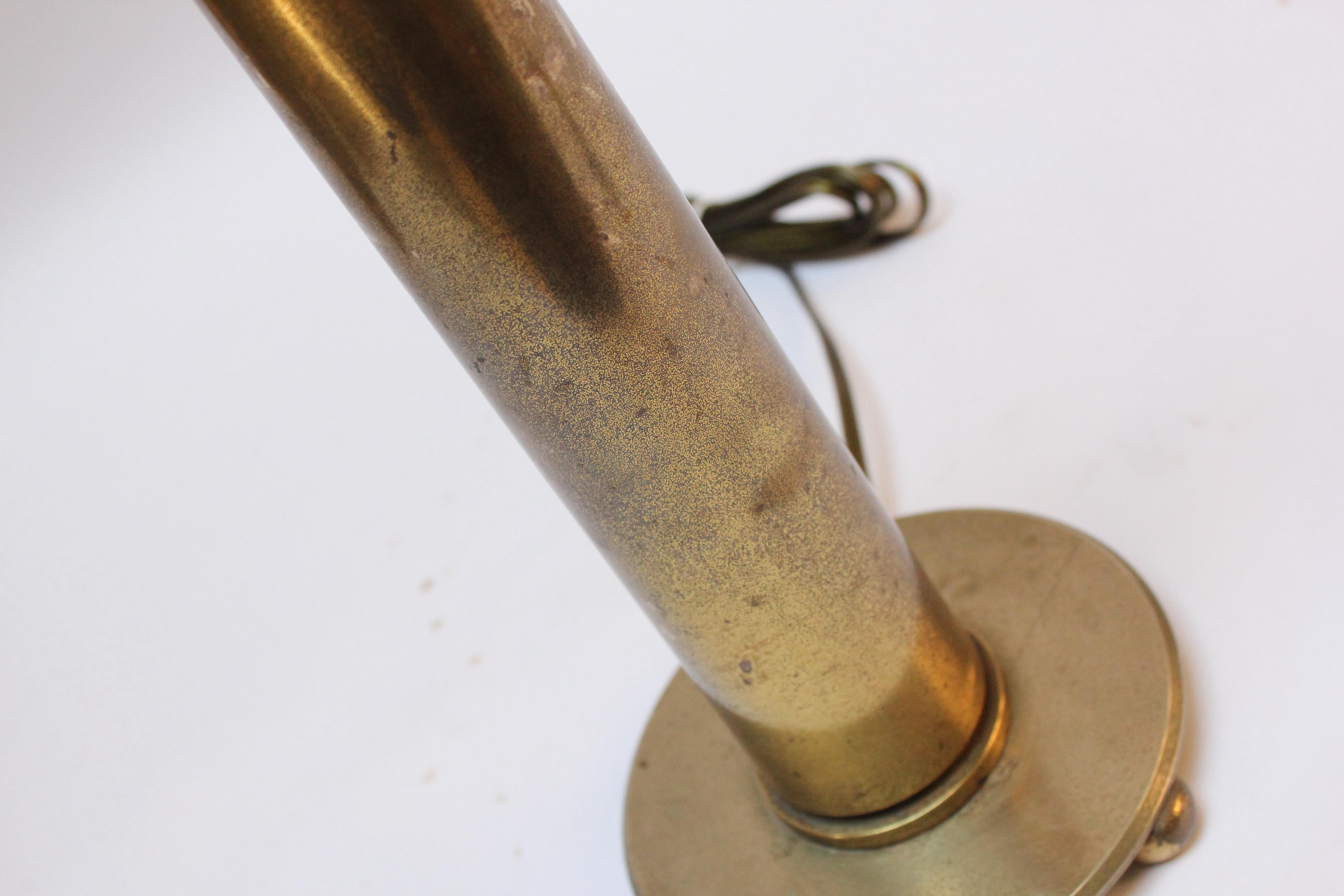 Vintage Brass Artillery Shell Trench Art Table Lamp In Good Condition For Sale In Brooklyn, NY