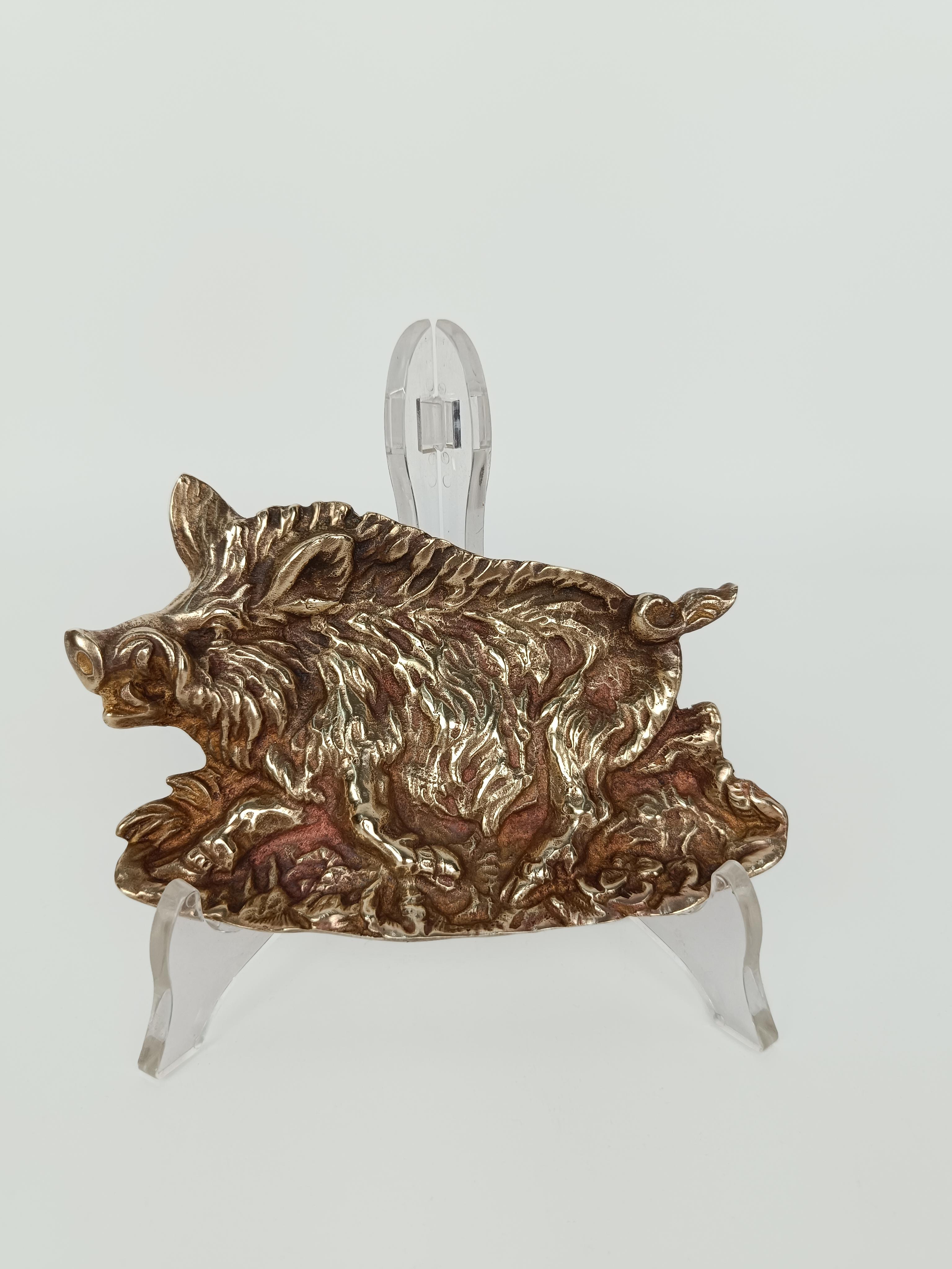 Aschenbecher aus Messing aus Messing mit der Darstellung des mythischen Erymanthian-Boars, Italien 1970er Jahre (20. Jahrhundert) im Angebot