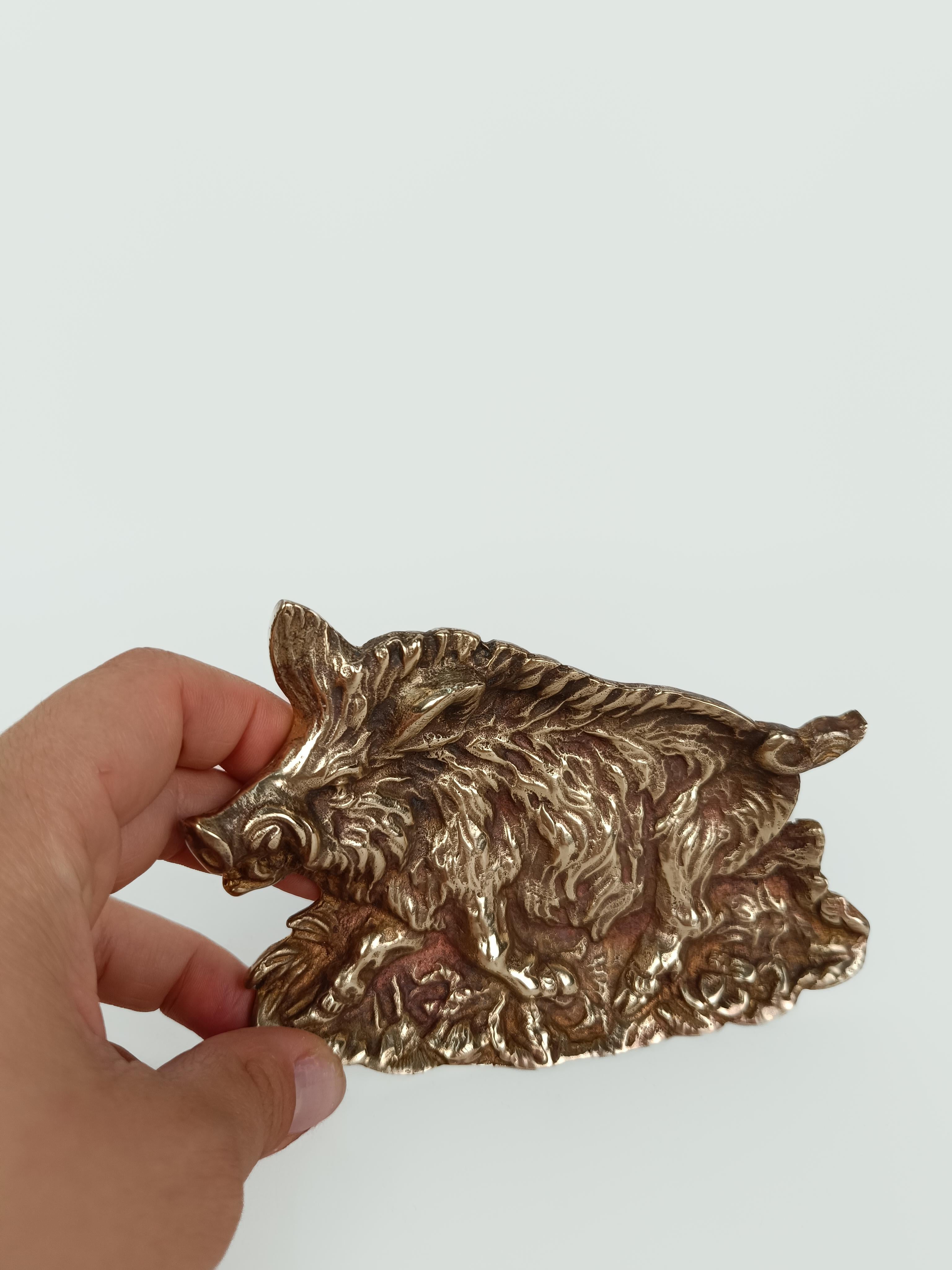Aschenbecher aus Messing aus Messing mit der Darstellung des mythischen Erymanthian-Boars, Italien 1970er Jahre im Angebot 2