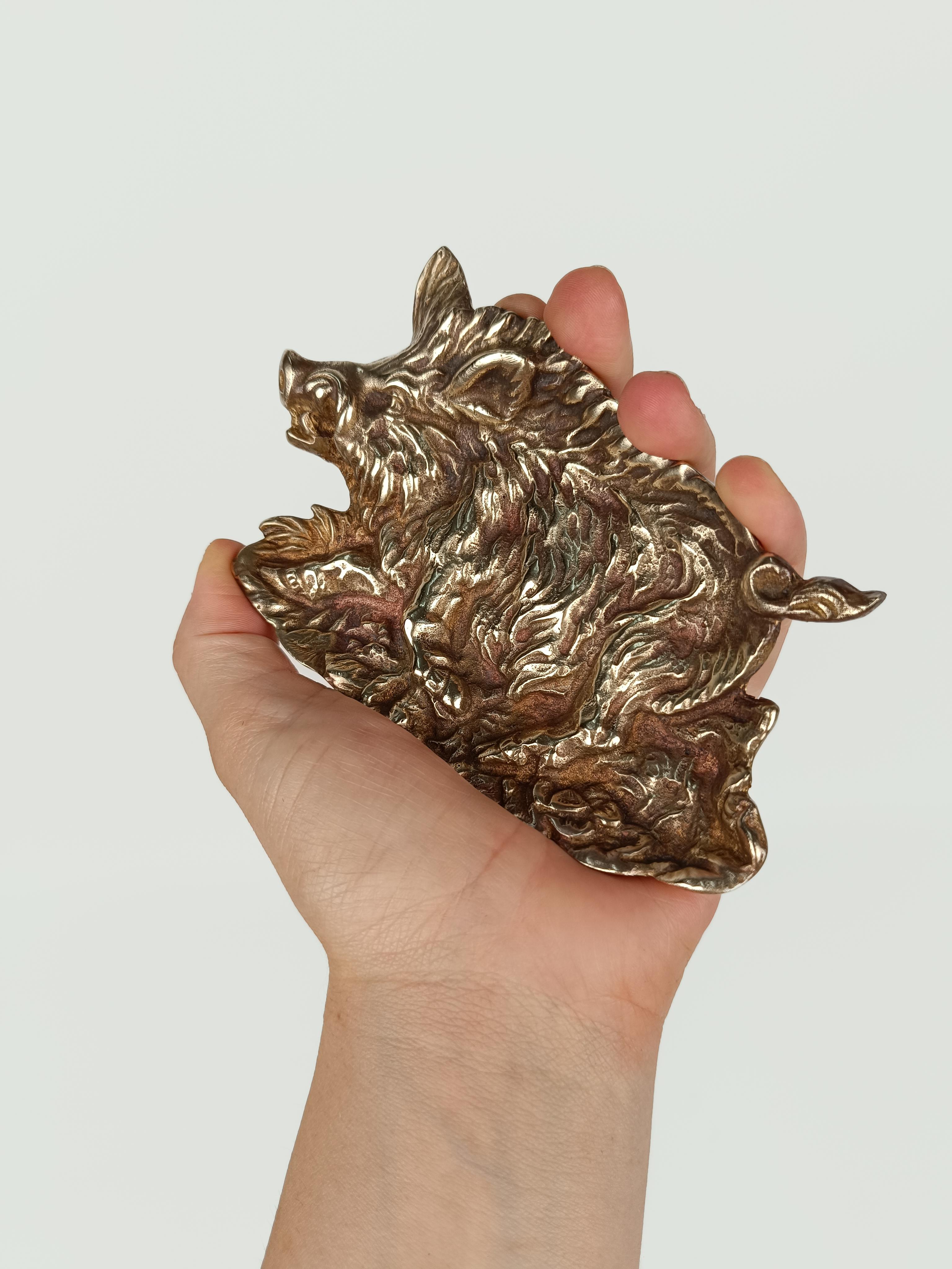Aschenbecher aus Messing aus Messing mit der Darstellung des mythischen Erymanthian-Boars, Italien 1970er Jahre im Angebot 3