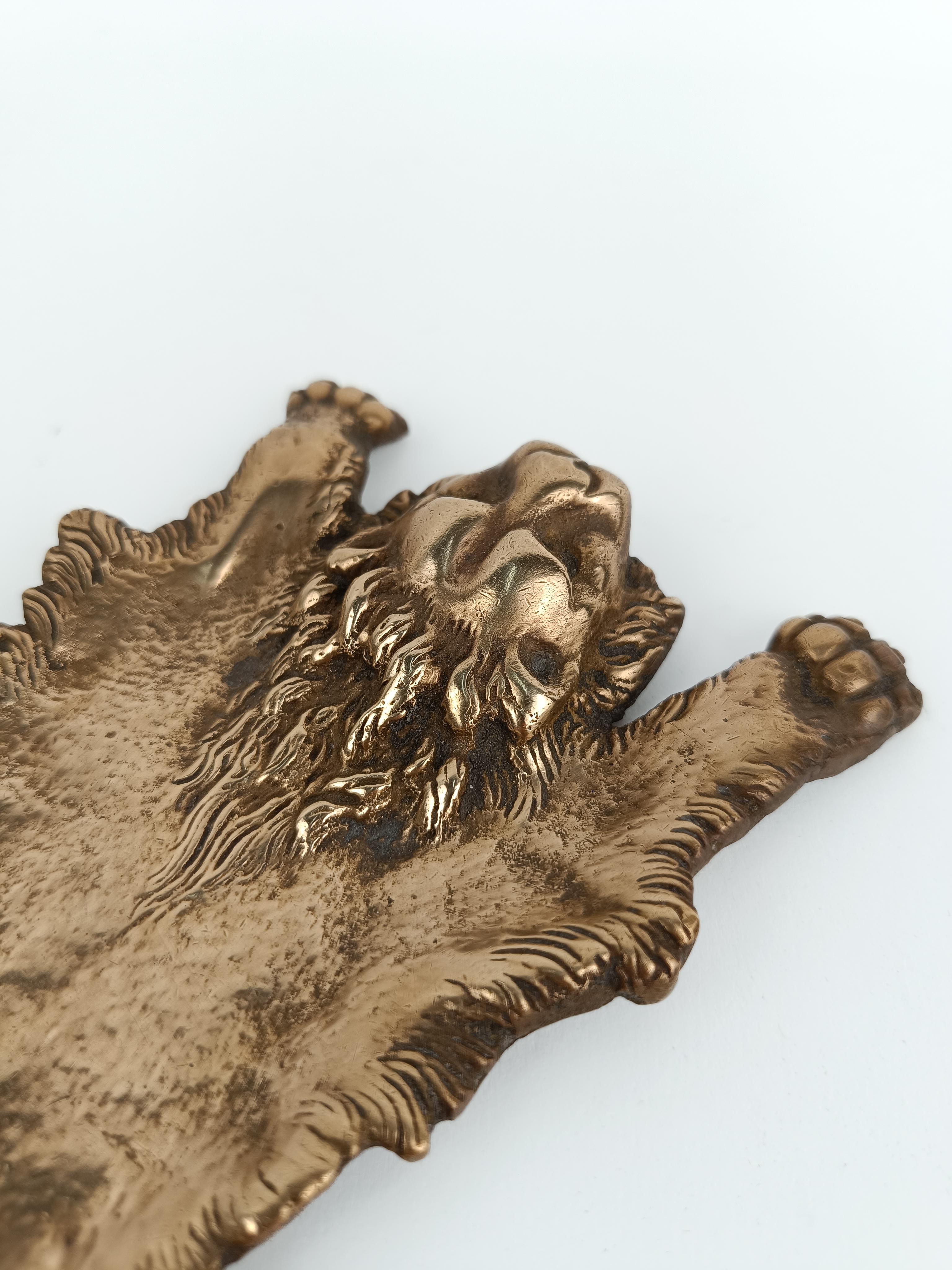 Vintage Brass Ashtray Depicting the Mythological Nemean Lion Skin, Italy 1970s For Sale 1
