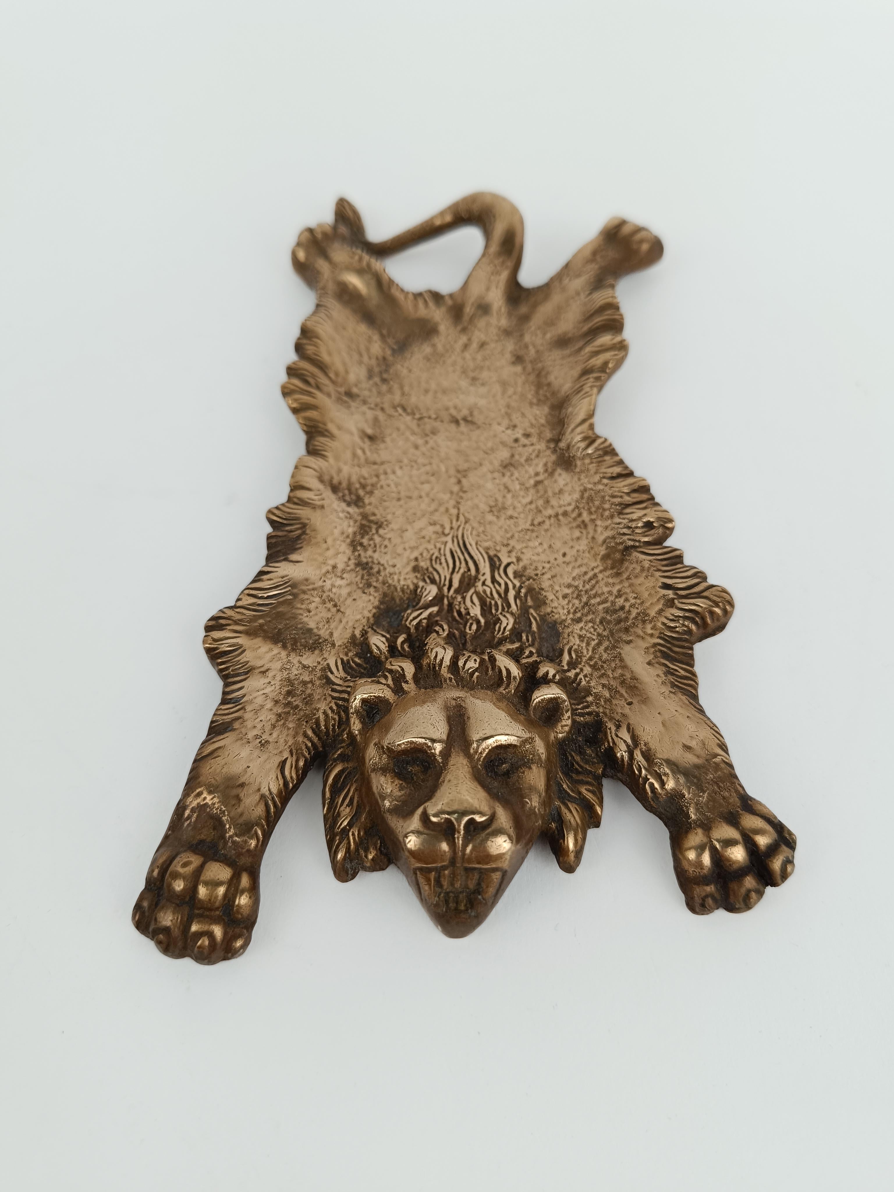 Vintage Brass Ashtray Depicting the Mythological Nemean Lion Skin, Italy 1970s For Sale 3