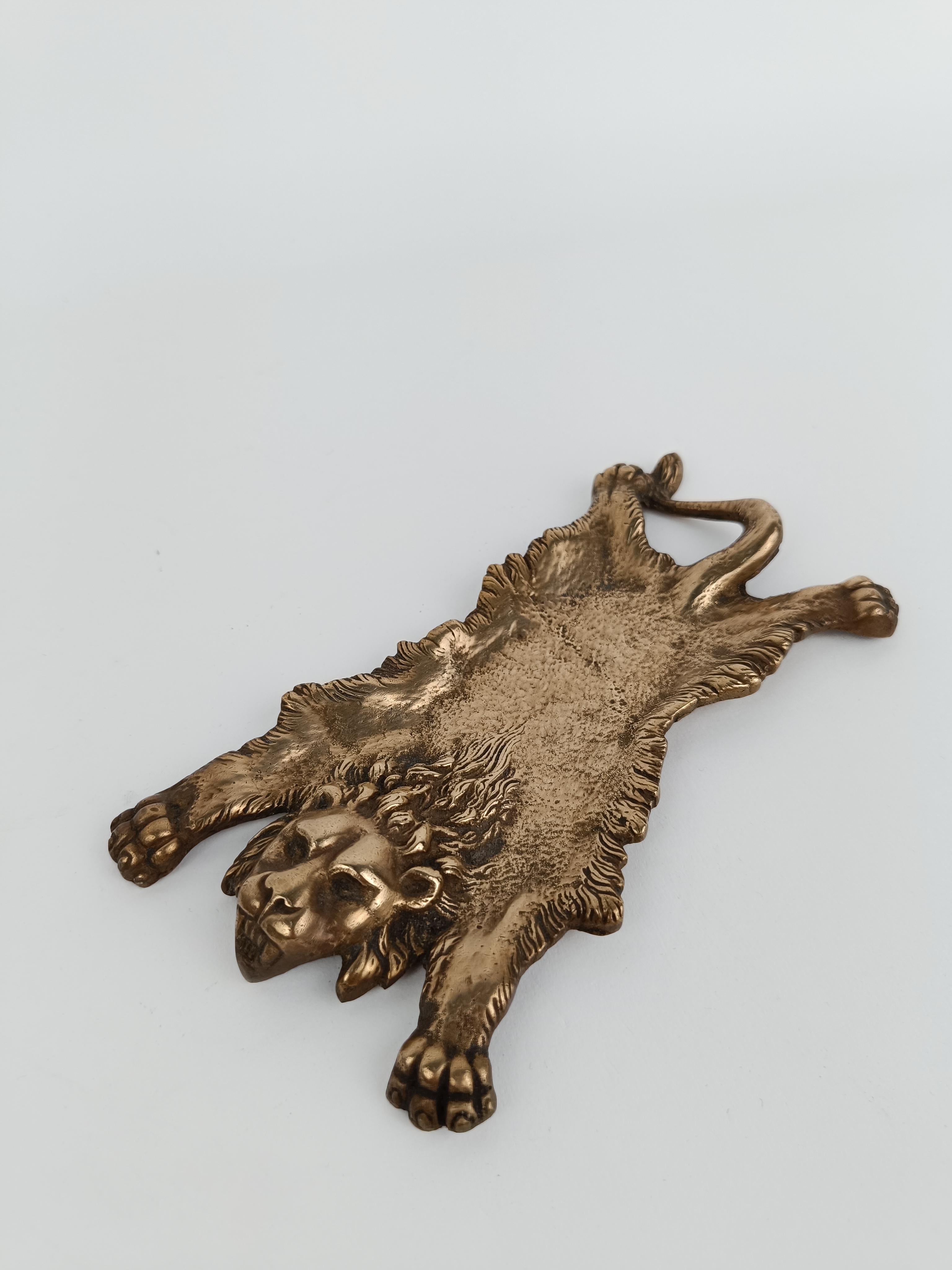 Vintage Brass Ashtray Depicting the Mythological Nemean Lion Skin, Italy 1970s For Sale 6