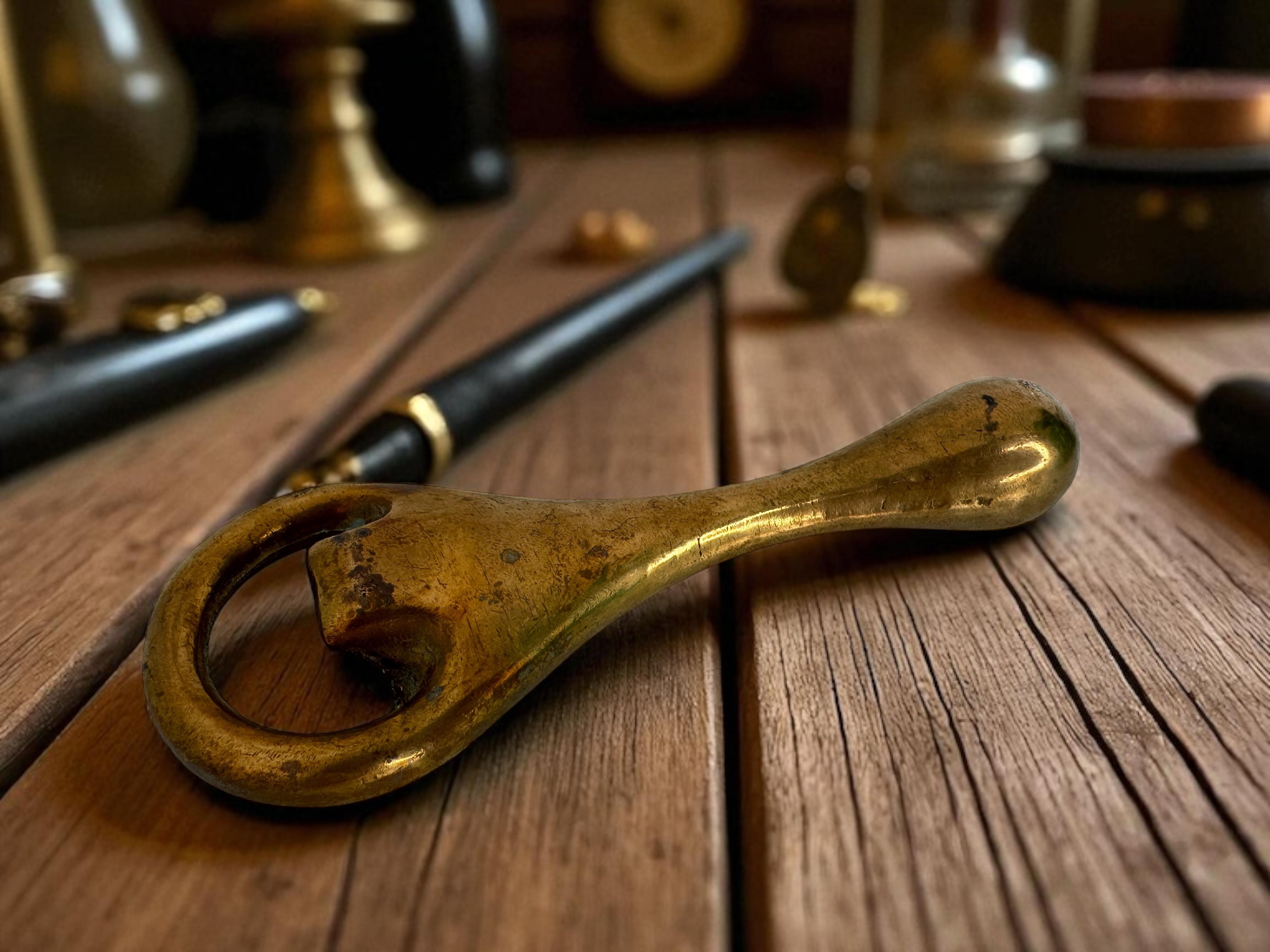 Laiton Vintage Brass Aubock Auboeck Bottle Opener Mid-Century Modern Breweriana Barware en vente