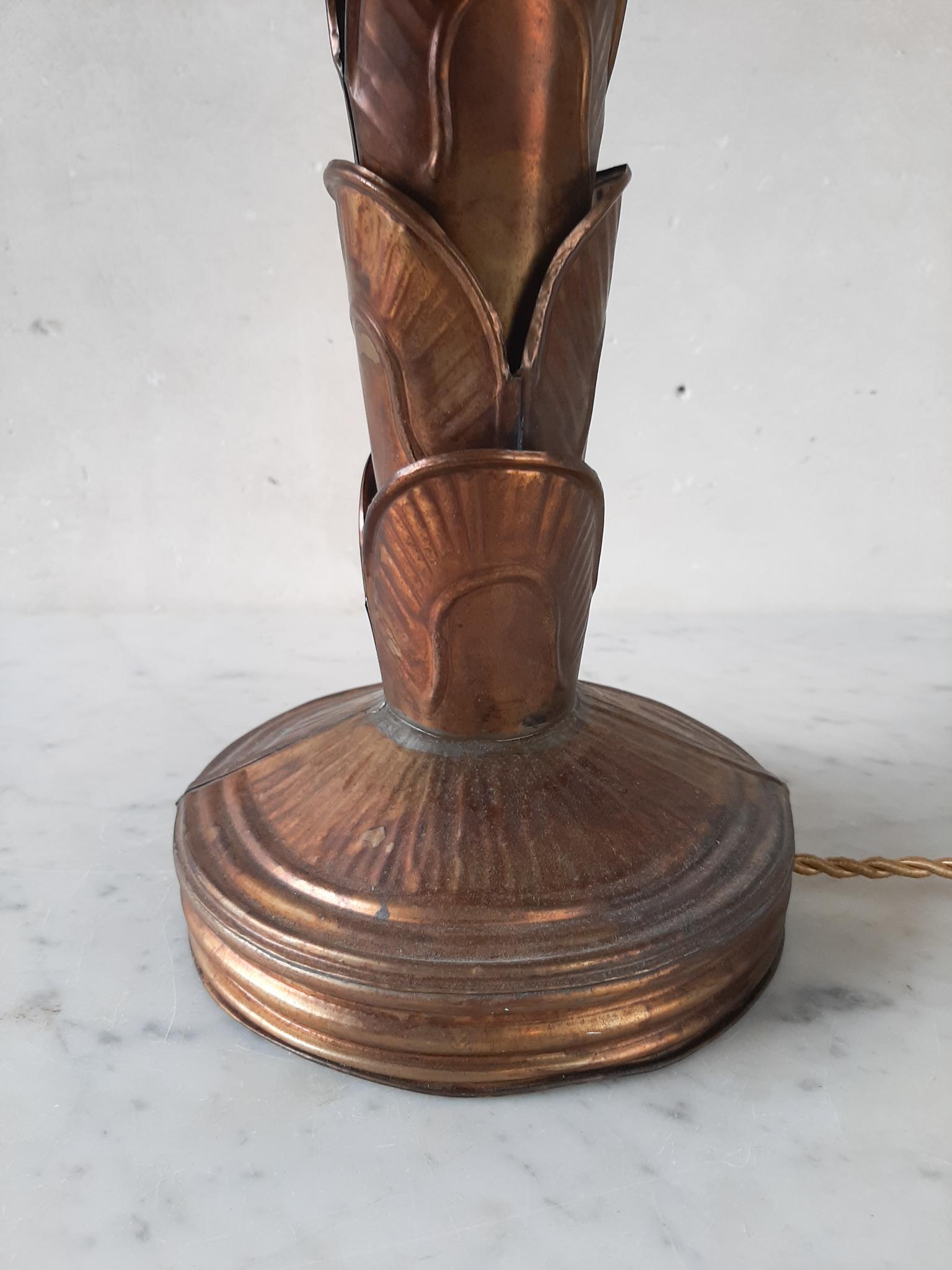 Vintage-Tischlampe in Bananenform aus Messing mit Blättern (20. Jahrhundert) im Angebot