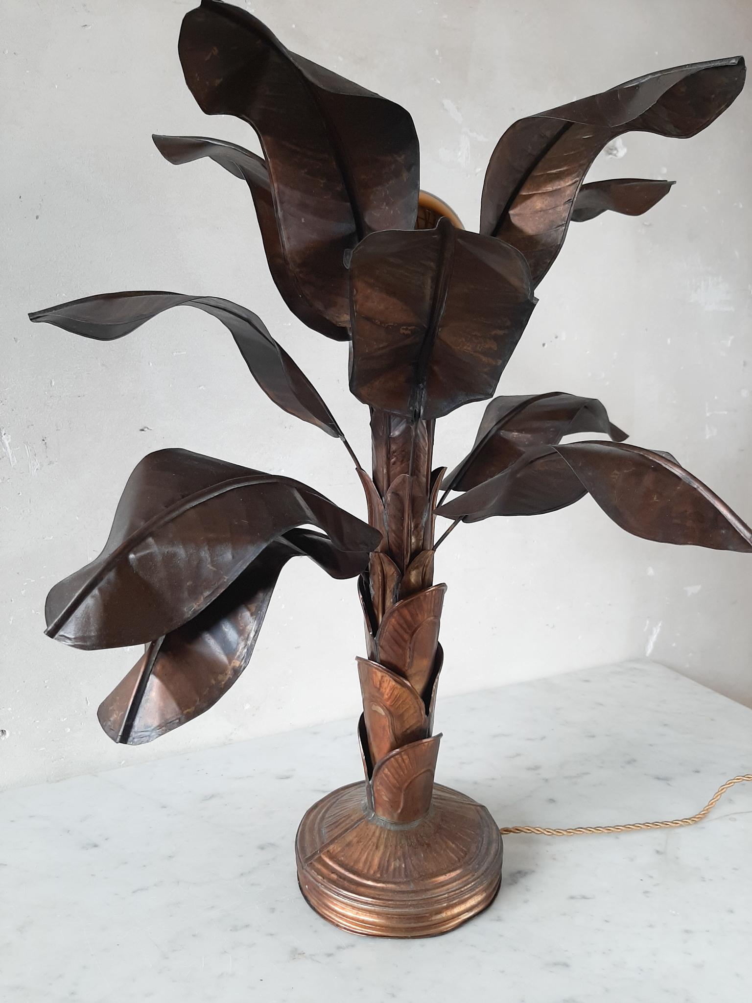 Vintage-Tischlampe in Bananenform aus Messing mit Blättern im Angebot 5