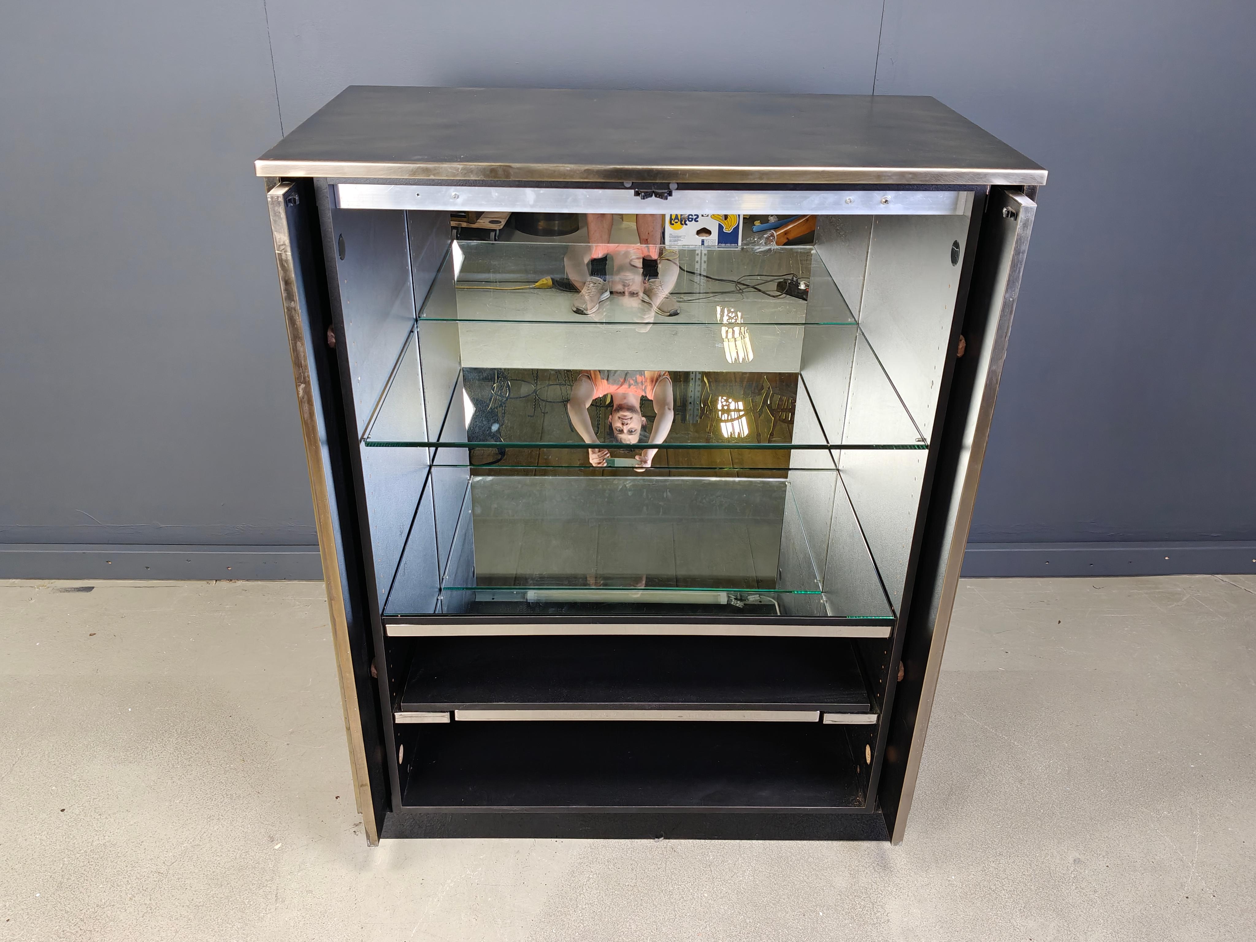 Mueble bar vintage de latón de belgochrom, años 80 finales del siglo XX en venta